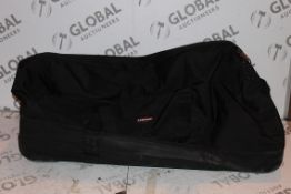 Eastpack Large Black Holdall RRP £90 (Public Viewing and Appraisals Available)