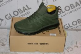 Boxed Brand New Pair of One Mix US8.5 Air Running Sports Trainers in Army Green RRP £44.99