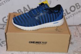 Lot to Contain 2 Boxed Brand New Pairs of One Mix Size US7 Black and Blue Contrasting Knit Running
