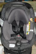 Maxi Cosy In Car Kids Safety Seat Suitable From Newborn RRP £395 (RET00995011) (Public Viewing and