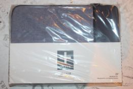 Lot to Contain 8 Brand New Tavic Major 15Inch Macbook Pro Sleeves Combined RRP £85