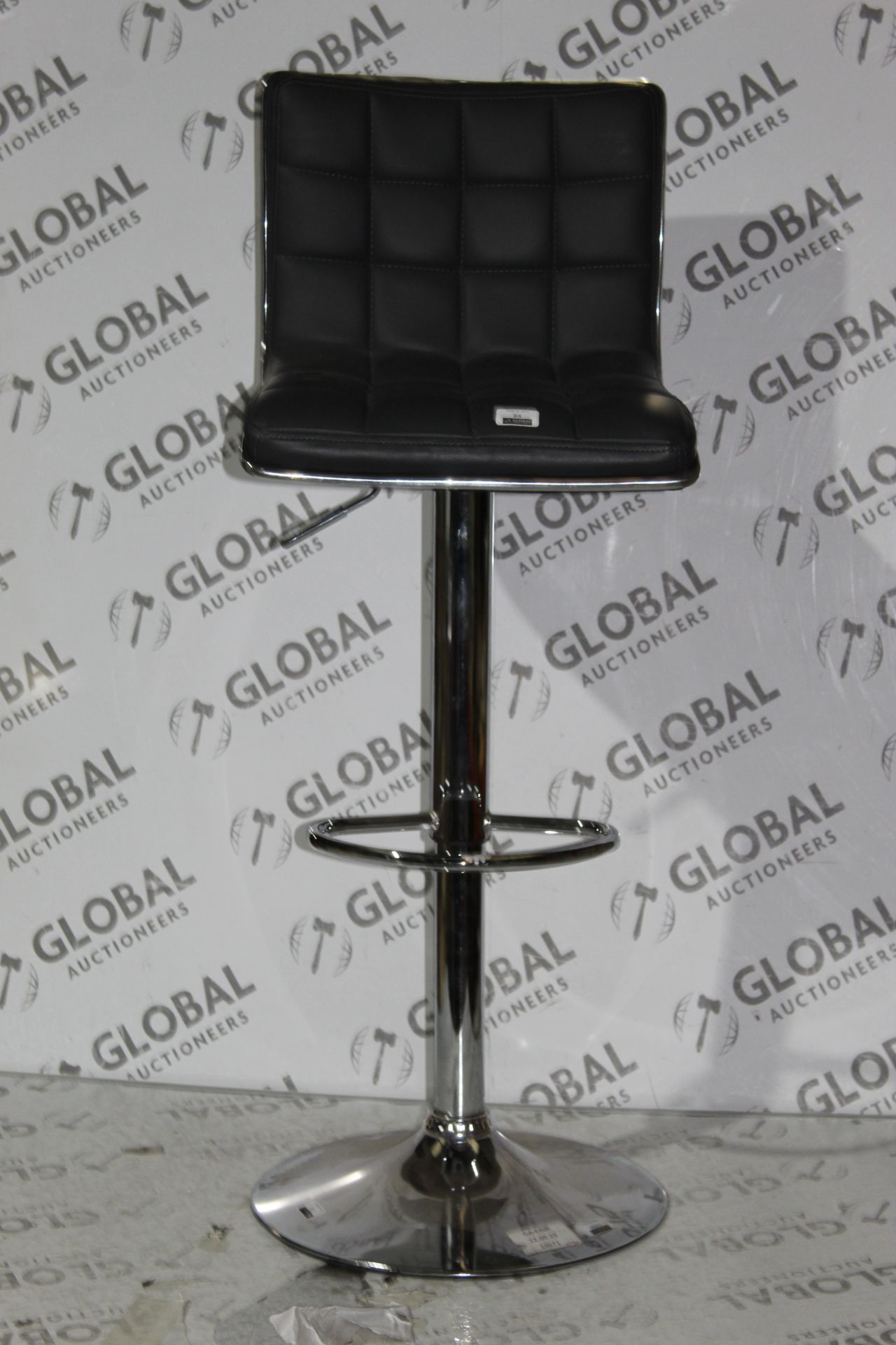 Grey Leather and Chrome Gas Lift Swivel Bar Stool RRP £75 (14671) (Public Viewing and Appraisals