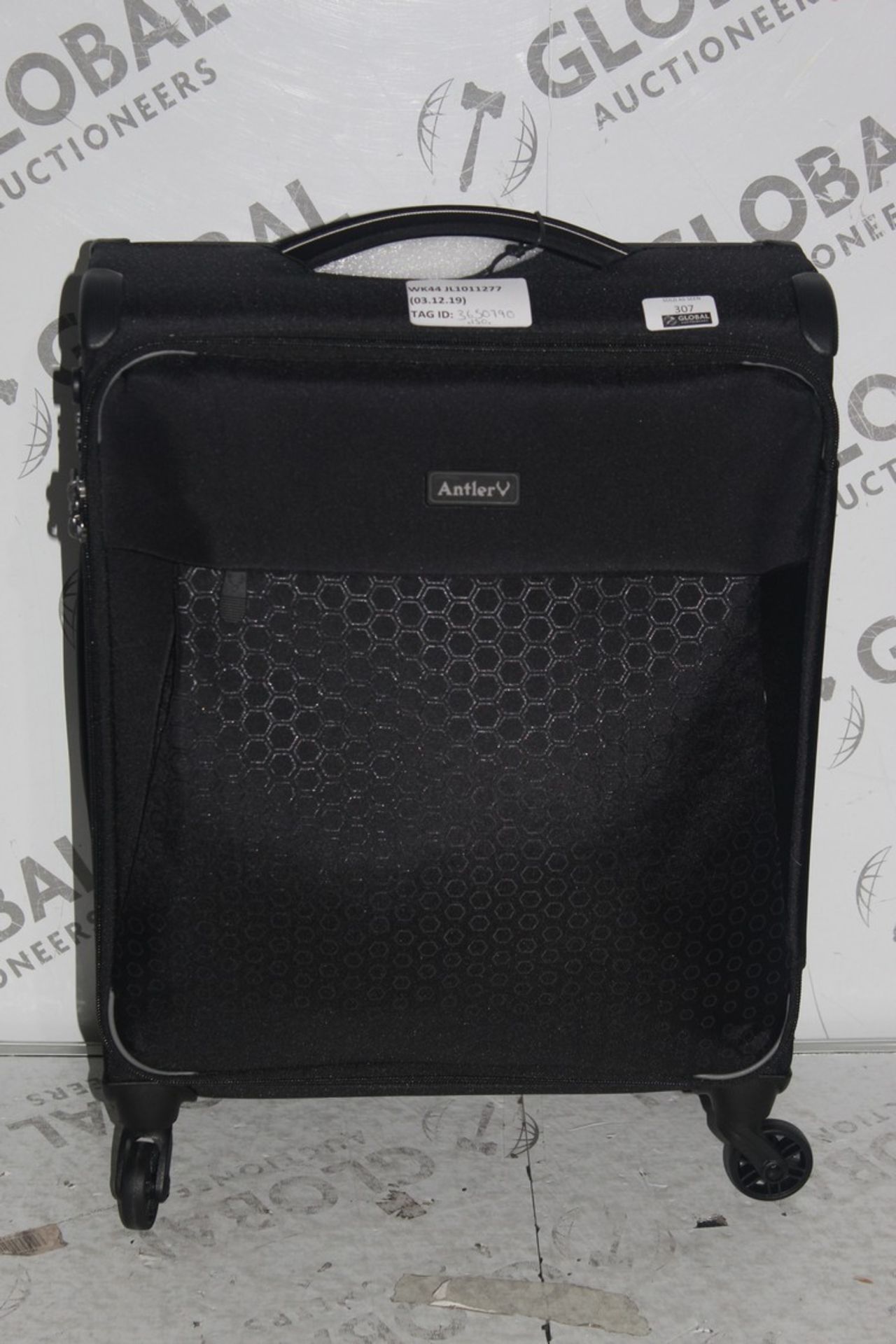 Antler Black Soft Shell 360 Wheel Oxygen Spinner Cabin Bag RRP £250 (3657290) (Public Viewing and