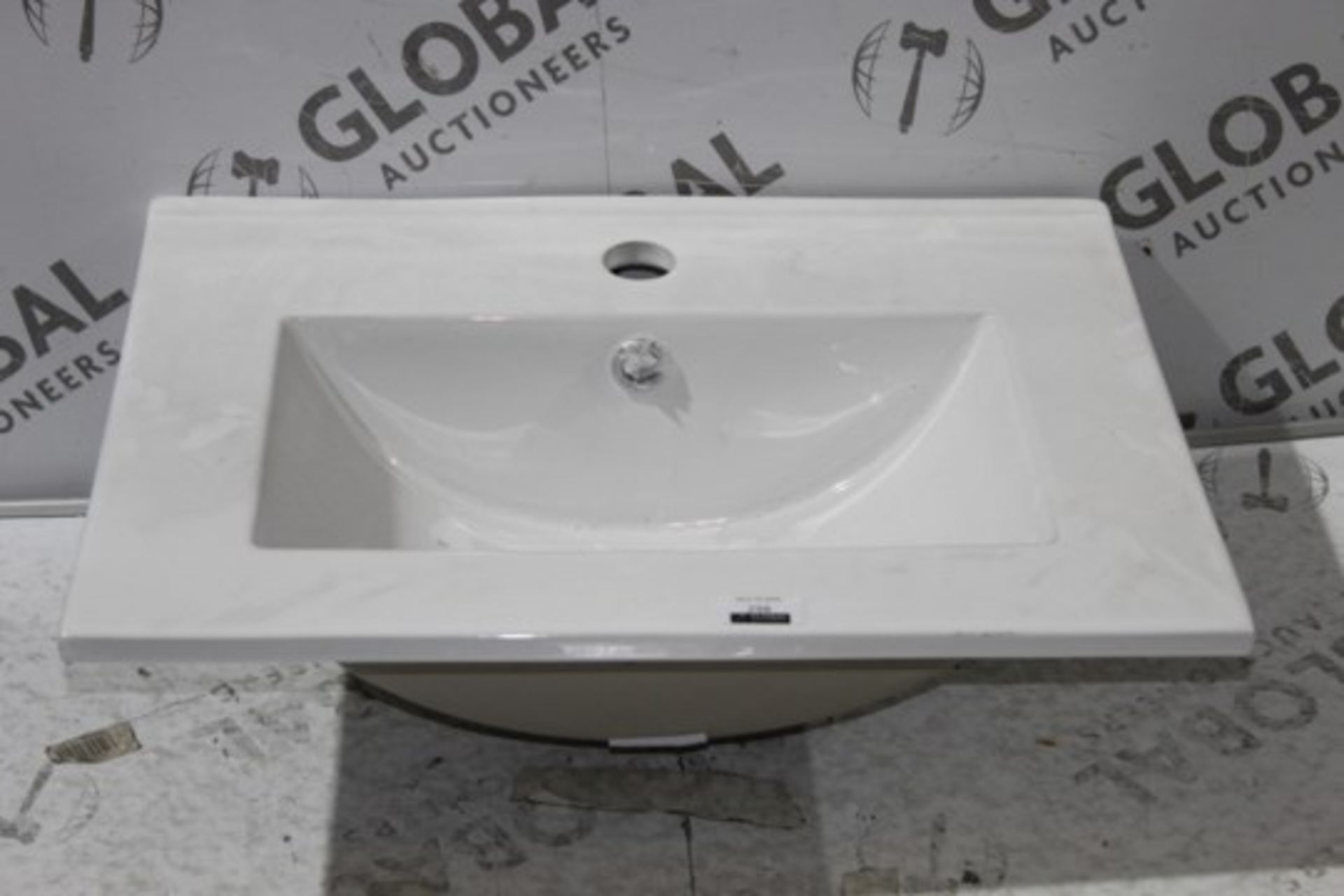 Boxed Minimalist White Ceramic Basin RRP £120 (12954) (Public Viewing and Appraisals Available)