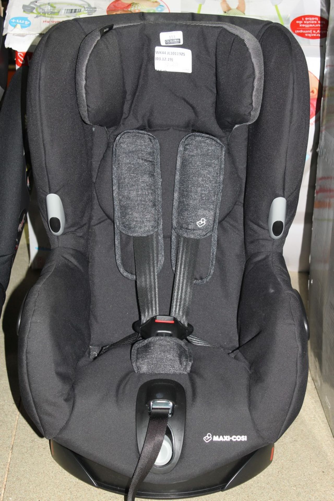 Maxi Cosy In Car Kids Safety Seat with Base RRP £225 (3634620) (Public Viewing and Appraisals