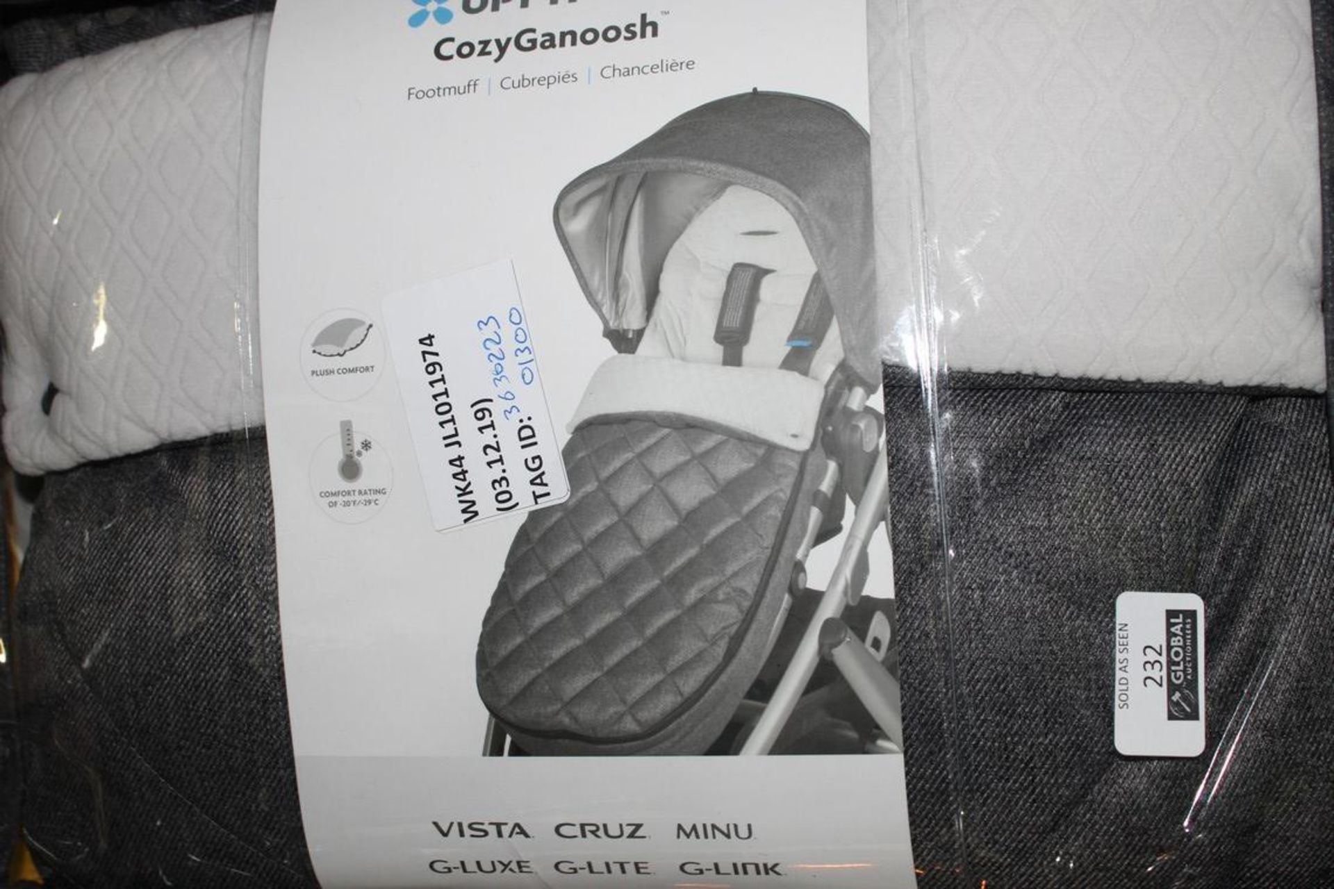 Boxed Uppababy Cosy Ganoosh Foot Muff RRP £130 (3636223) (Public Viewing and Appraisals Available)