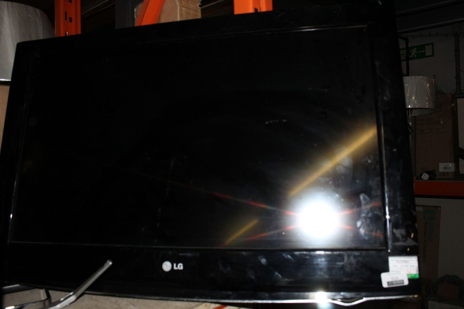 LG32LH3000 Widescreen LCD TV with Freeview and 1080P (Public Viewing and Appraisals Available)