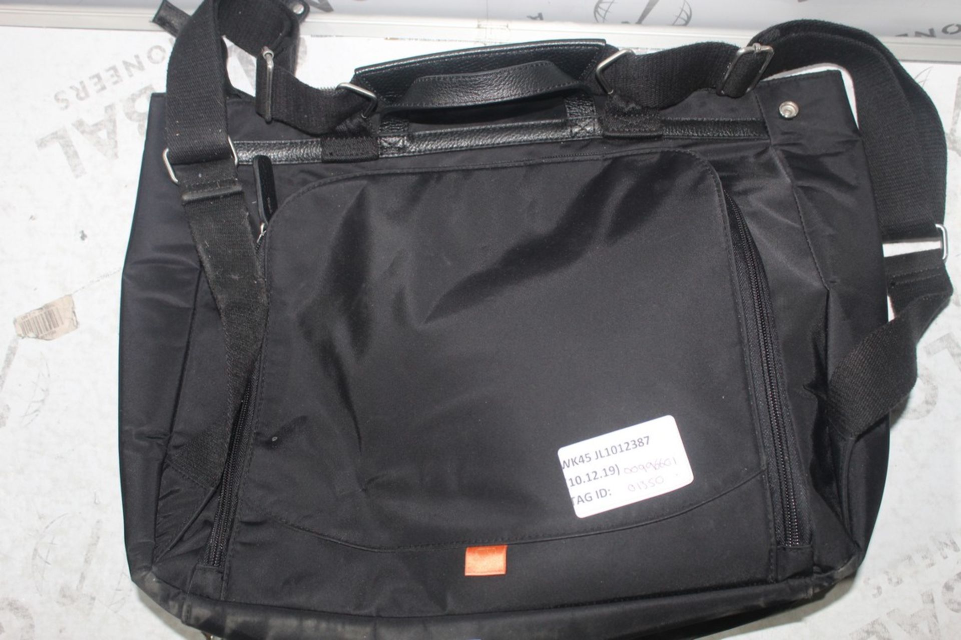Pakkapod Black Children's Changing Bag RRP £135 (00996601) (Public Viewing and Appraisals