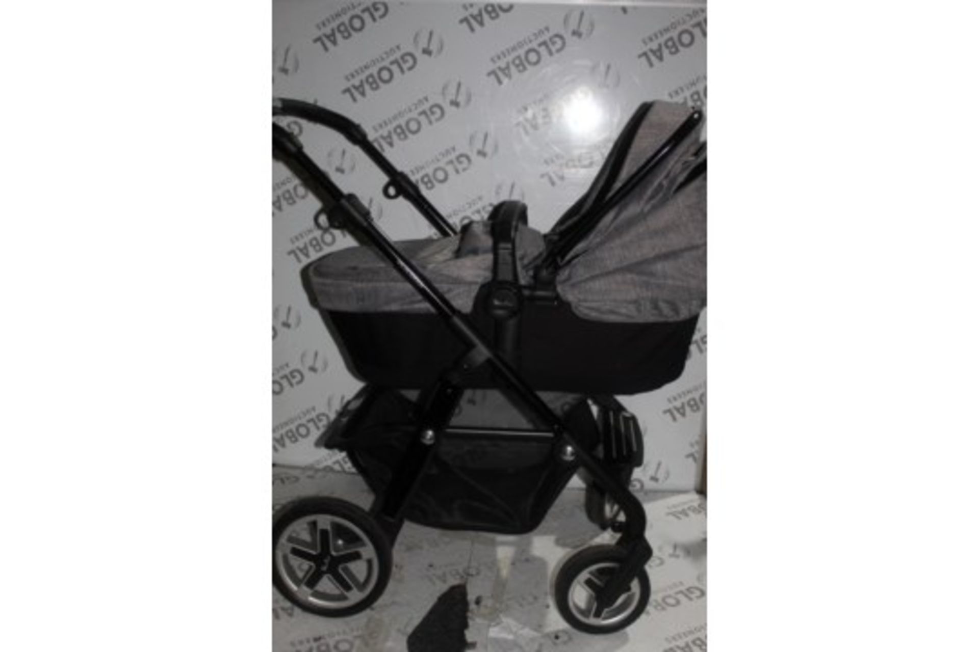 Silver Cross Bassinette Kids Push Pram with Seat Adapter RRP £895 (RET00210954) (Public Viewing