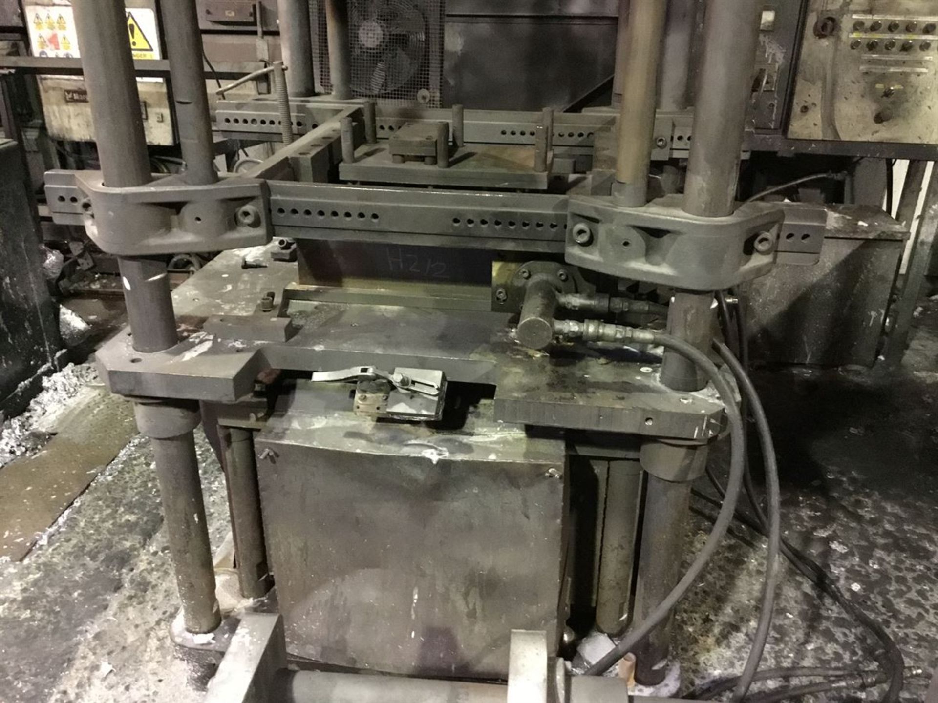 Large low pressure casting machine- Unit 4 (Excludes Die) - Image 4 of 5