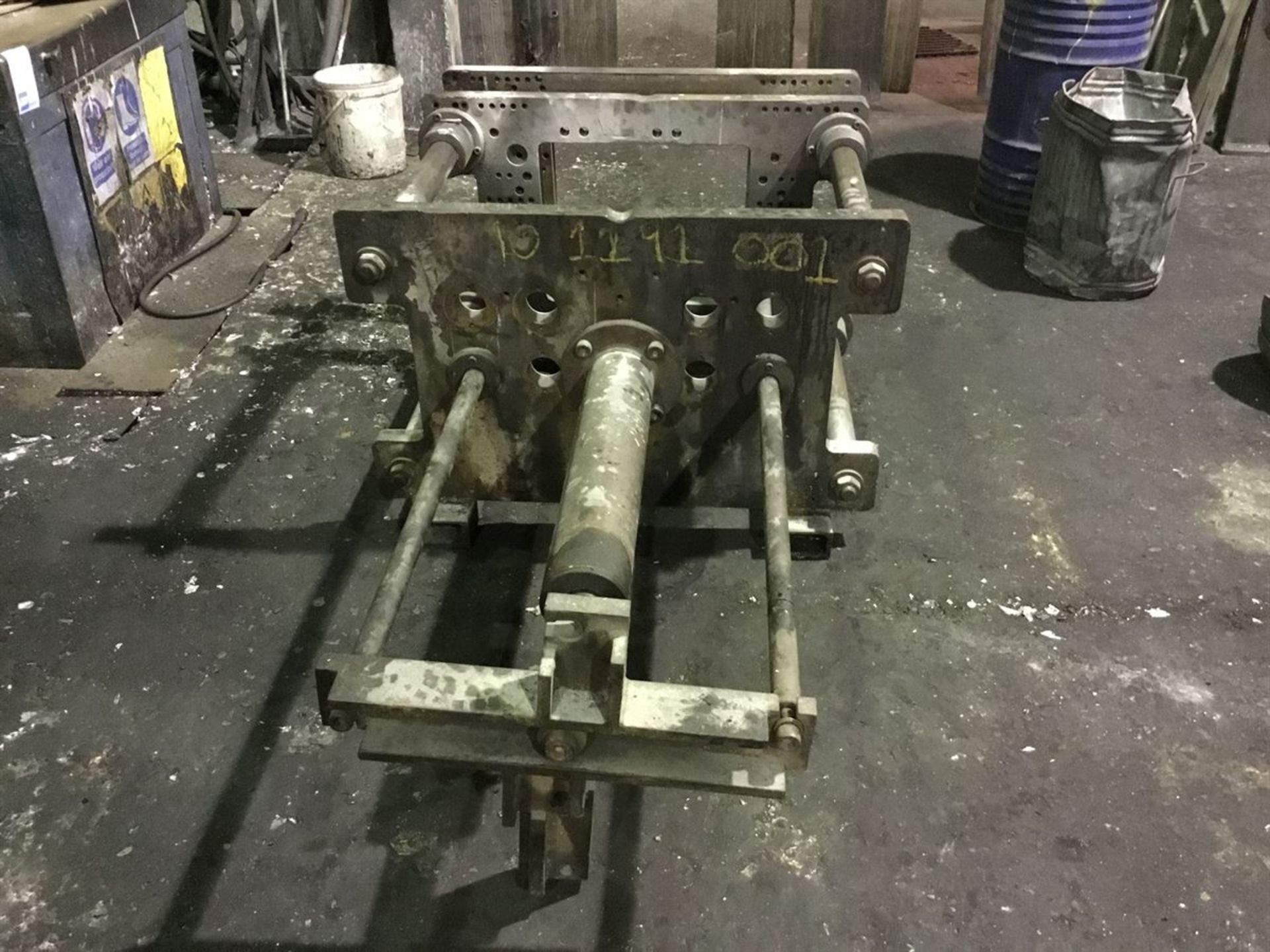 Medium hydraulic die frame - Image 2 of 3