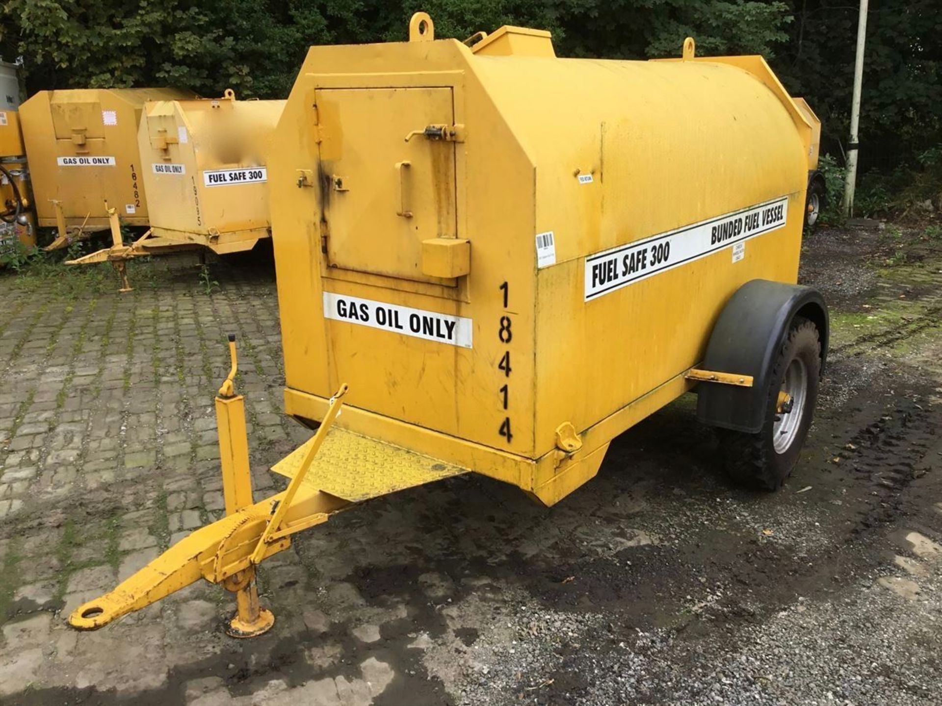 18414 Fuel Safe 300 Towable 500 Gallon Bunded Fuel Bowser c/w 2in Honda Petrol Pump - Image 2 of 6