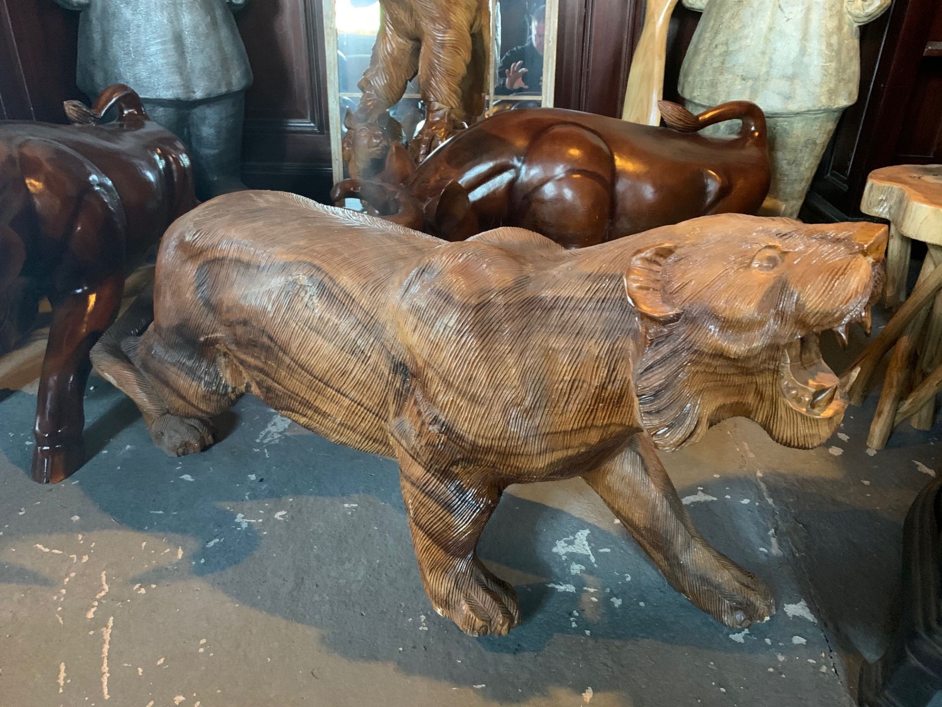 1M LONG QUALITY HANDCARVED SOLID WOOD LION ROARING