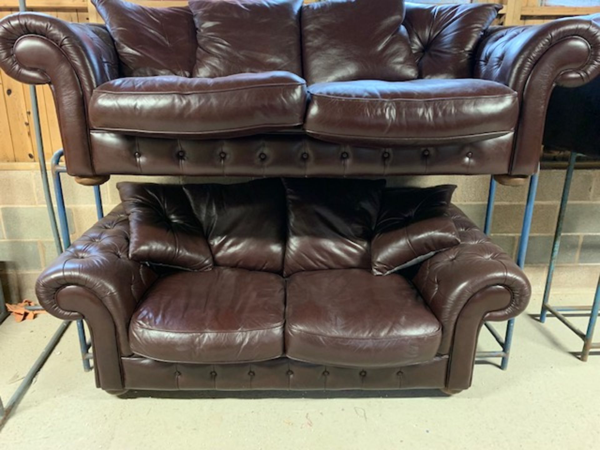 MASSIVE LEATHER HIGH QUALITY 4 SEATER &amp; 3 SEATER BROWN CHESTERFIELD STYLE SUITE