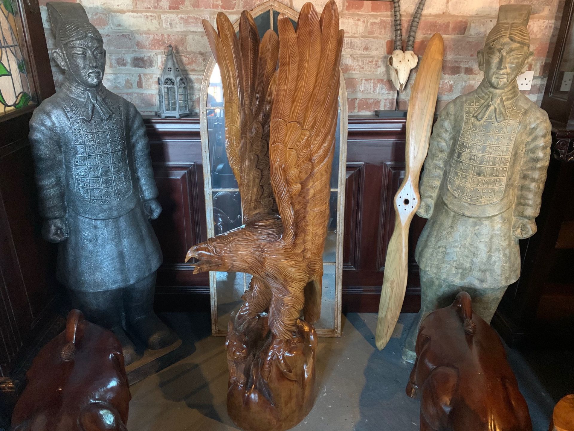 HIGHLY DETAILED AND POLISHED 1.5M HIGH EAGLE IN MOTION CARVING