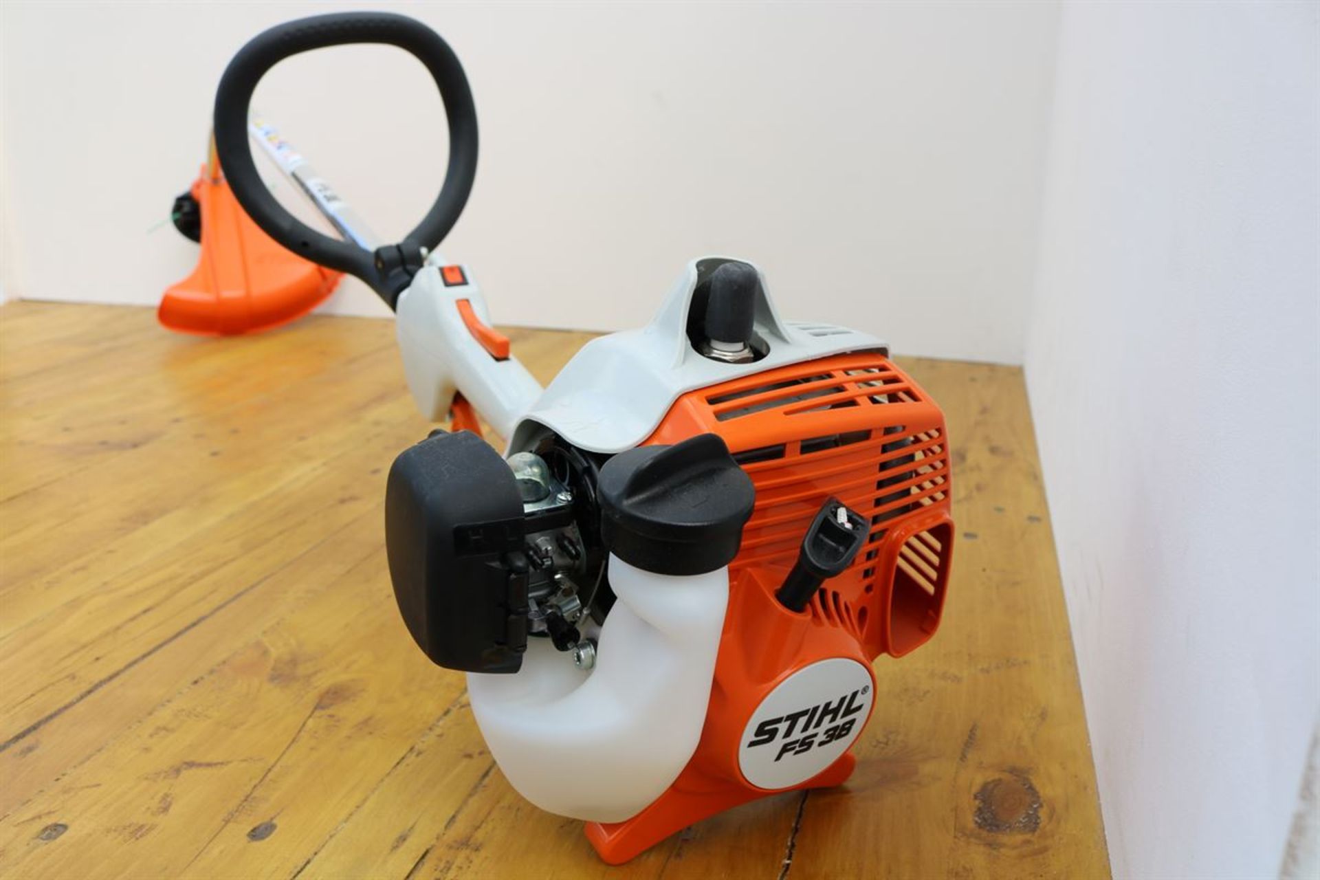 STIHL 27.2cc Petrol Grass Trimmer - Image 2 of 6