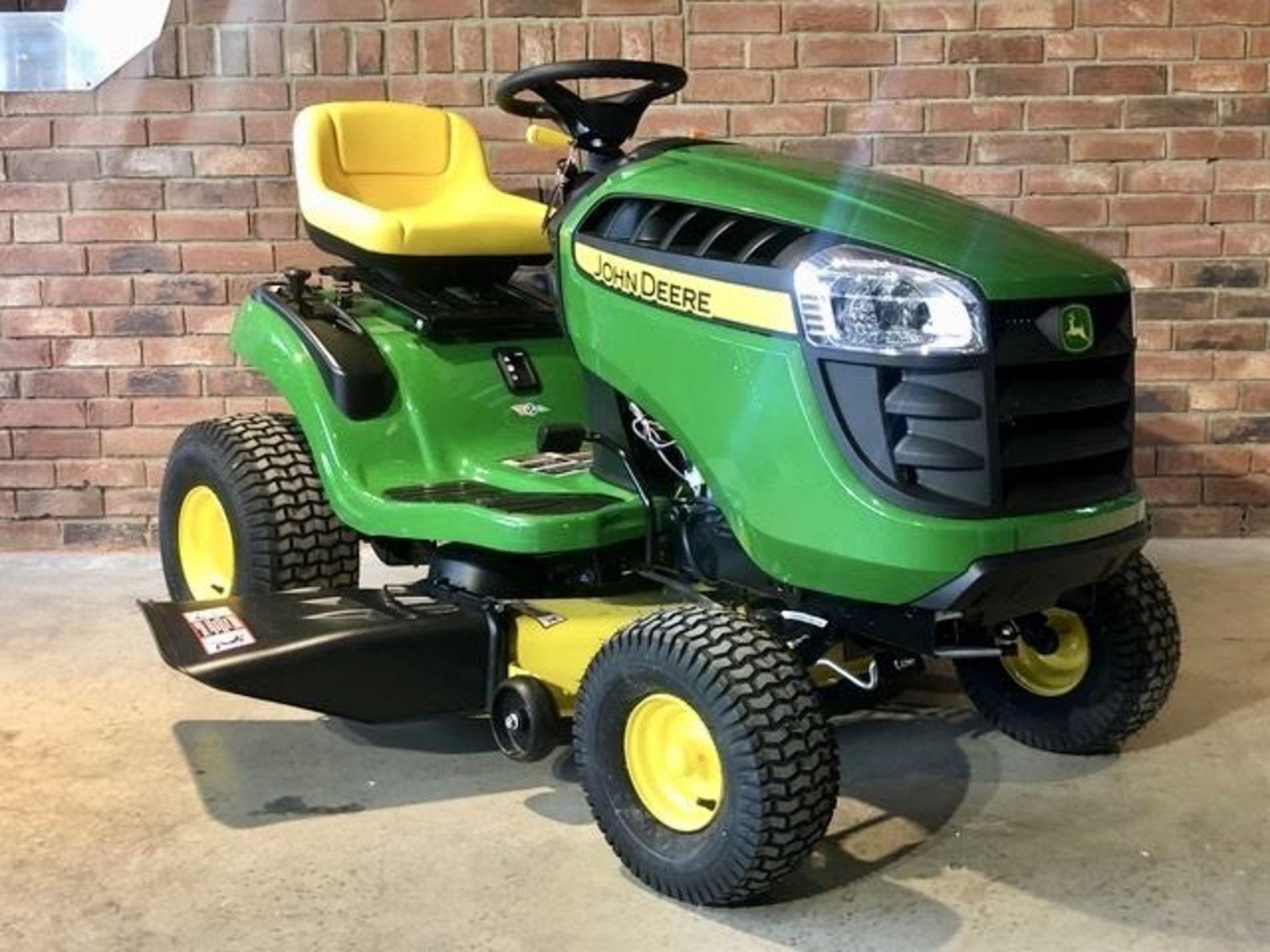 John Deere 42in Ride On Tractor Mower