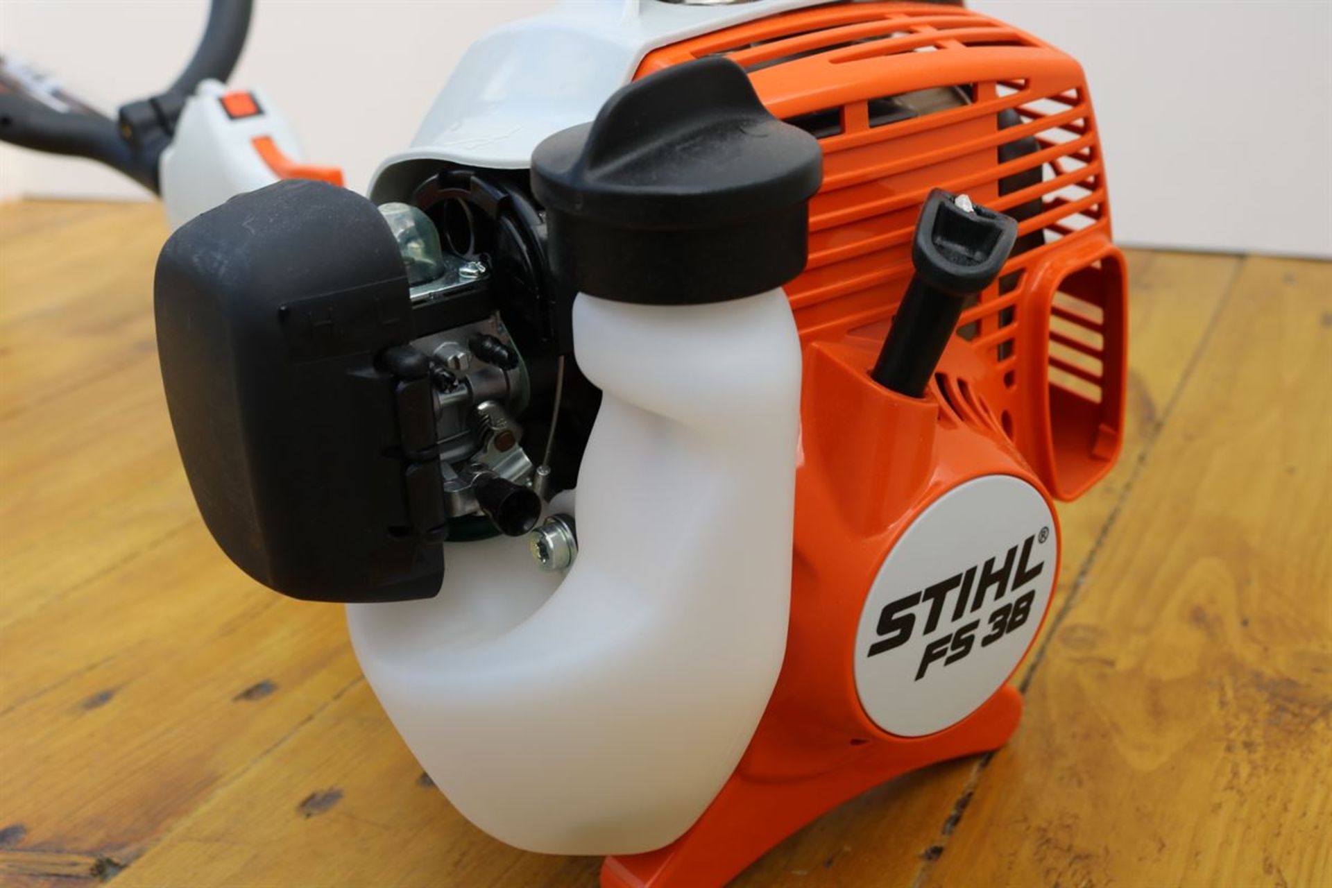 STIHL 27.2cc Petrol Grass Trimmer - Image 4 of 6