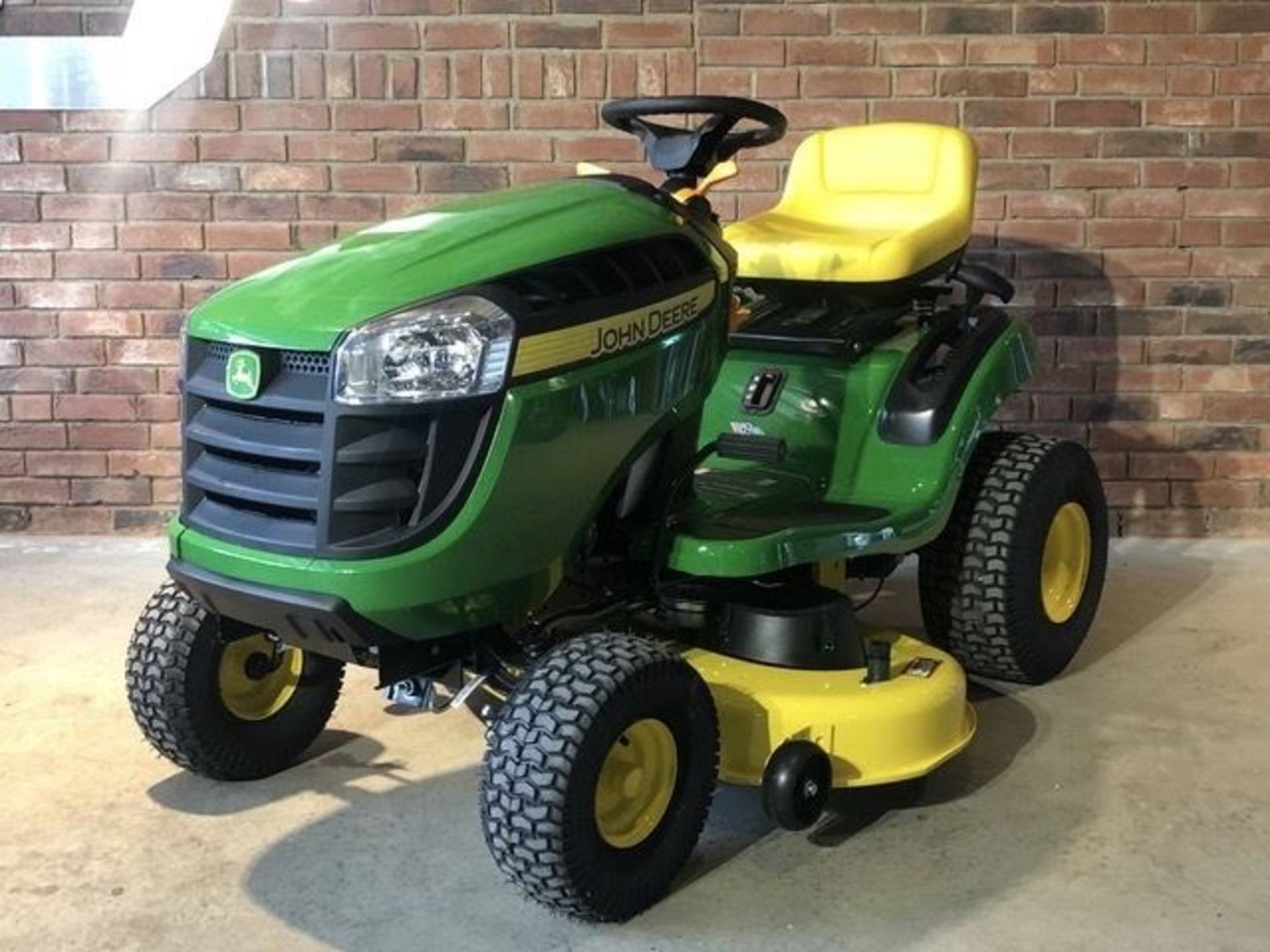 John Deere 42in Ride On Tractor Mower - Image 3 of 3