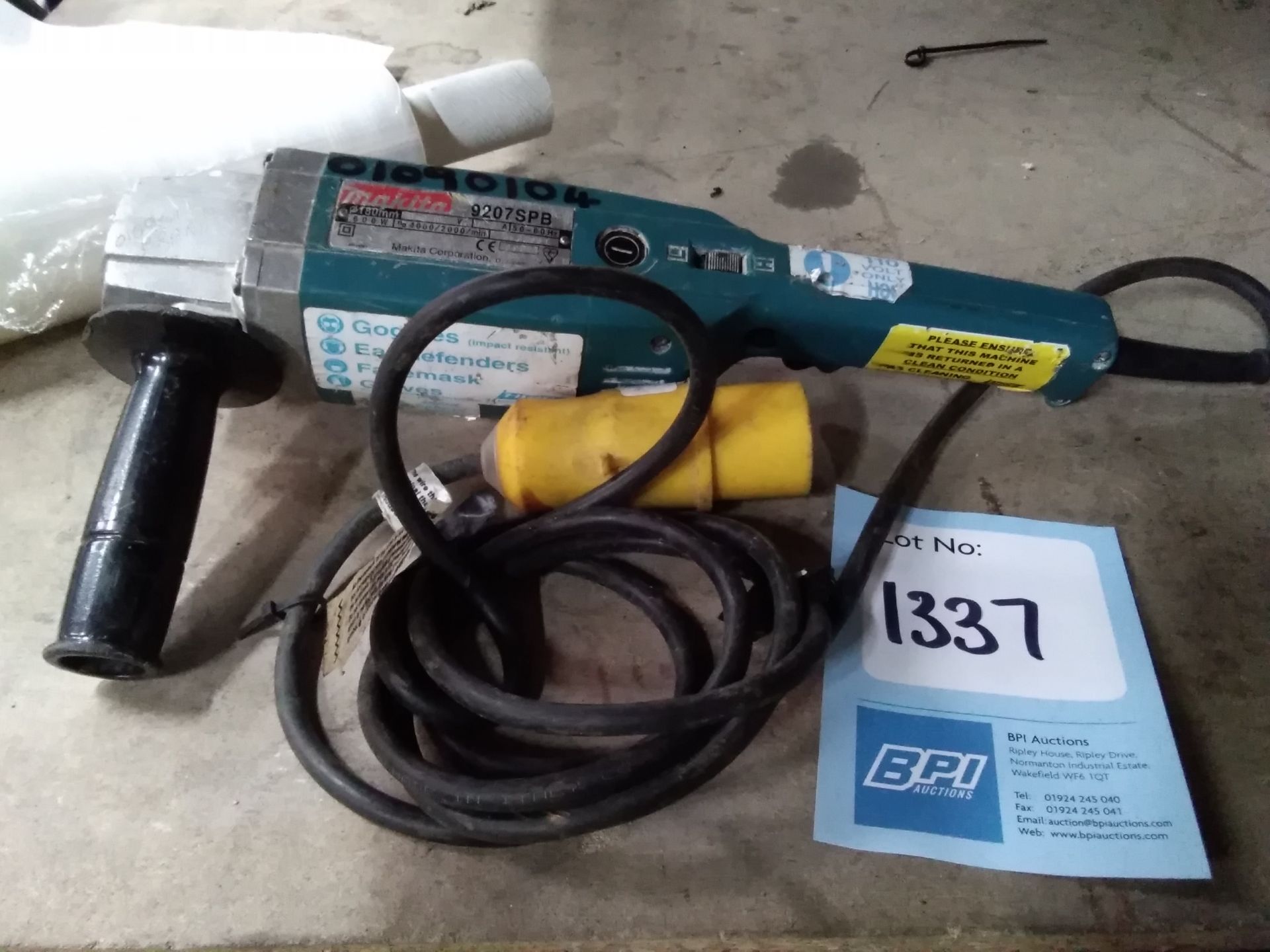 Makita 9207SPB Angle Grinder 110v