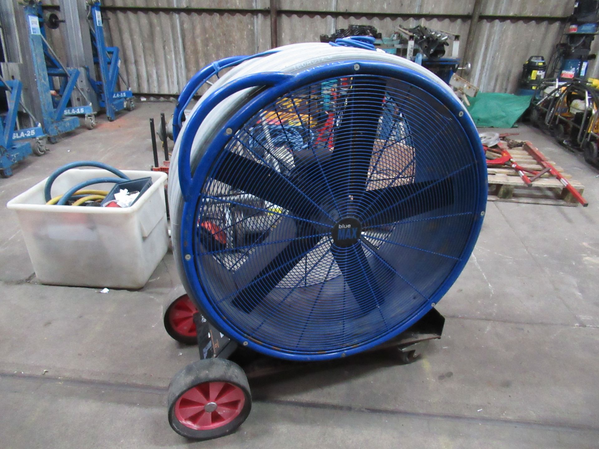 Blue Max 950 Floor Fan 240V