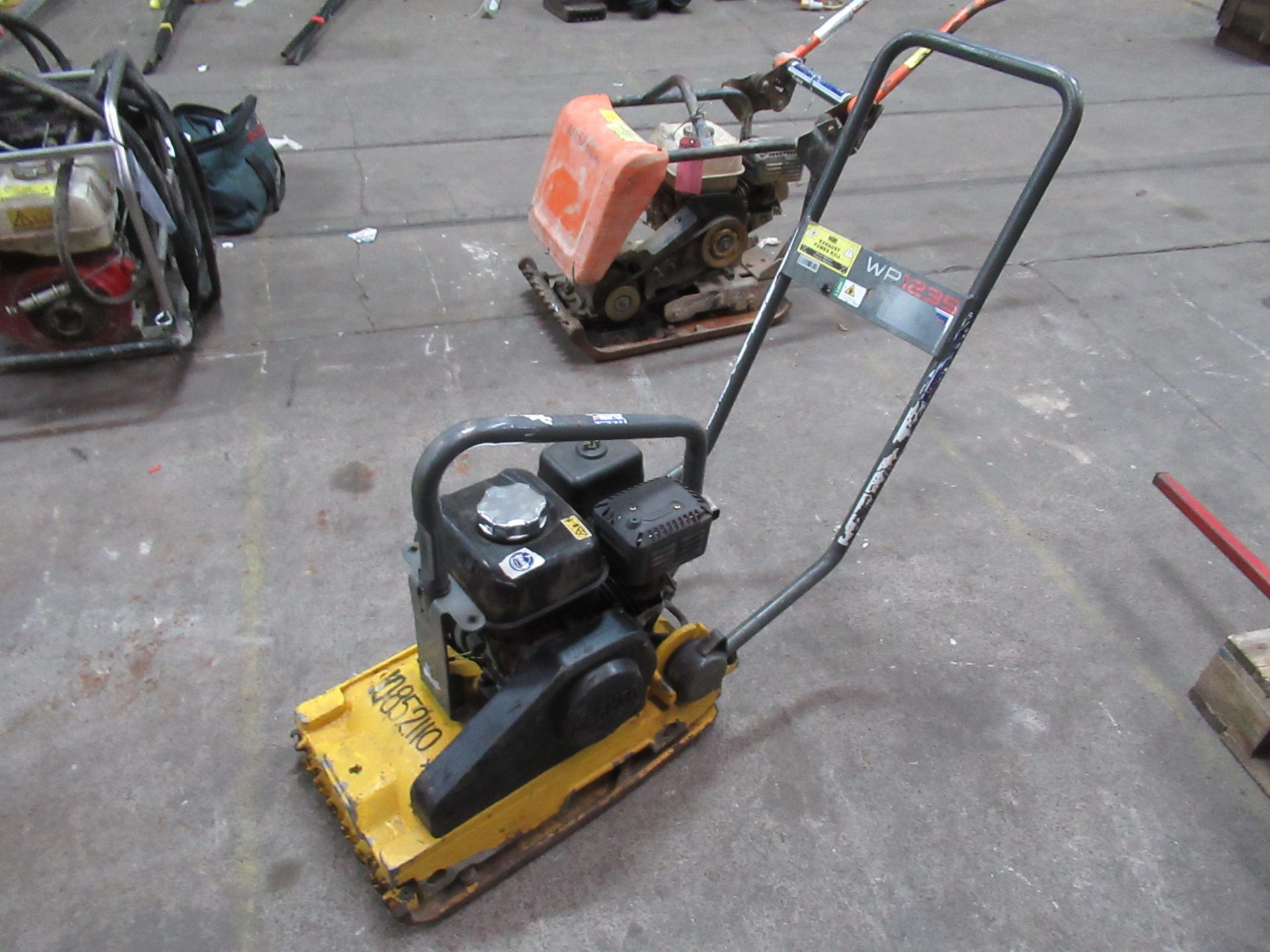 Wacker WP1235 Petrol Plate Compactor - Image 2 of 2