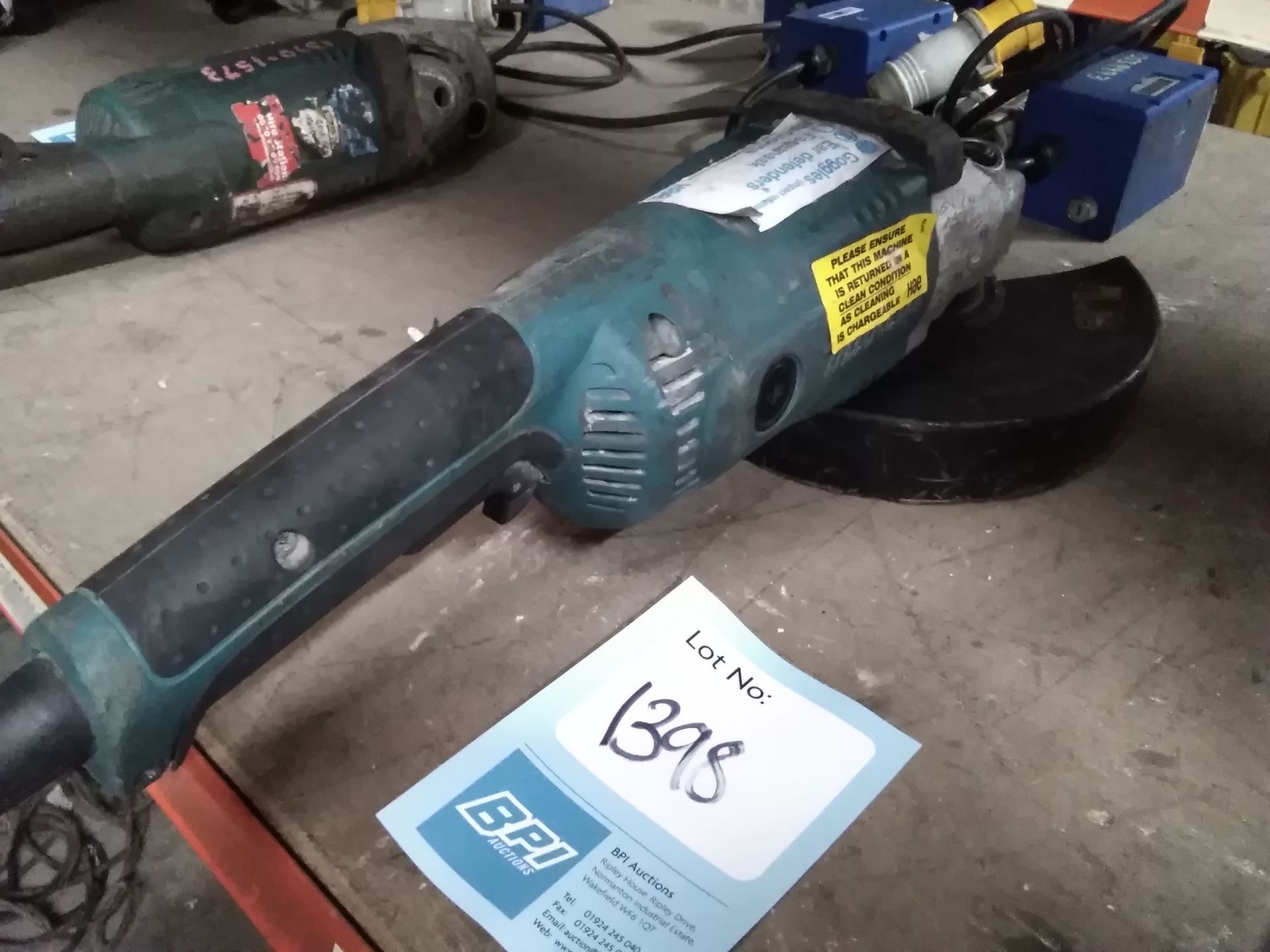 Makita GA9020 Angle Grinder