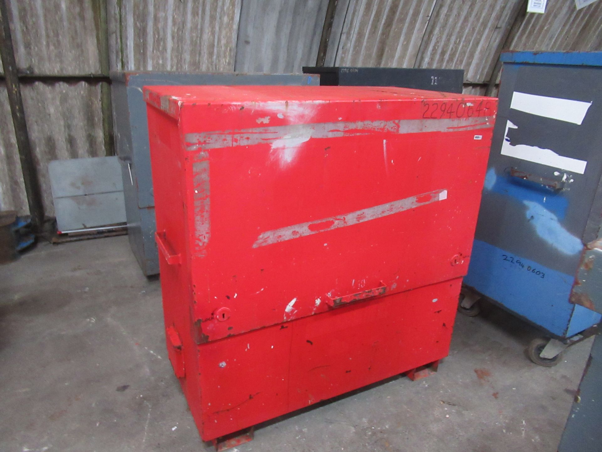 Steel Site Tool Chest 1200 x 620 x 1300hmm (Locked) - Image 2 of 2