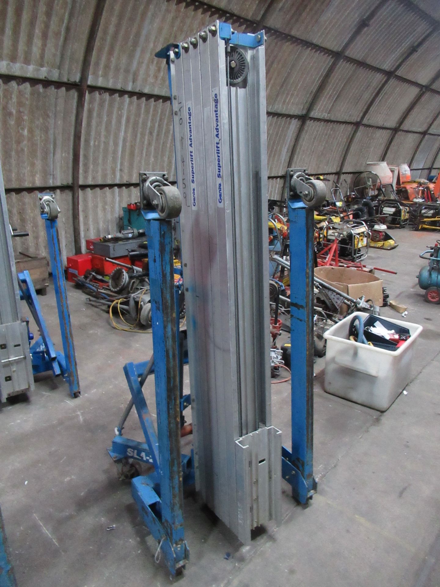 Genie SLA-25 Materials Lift 295kg