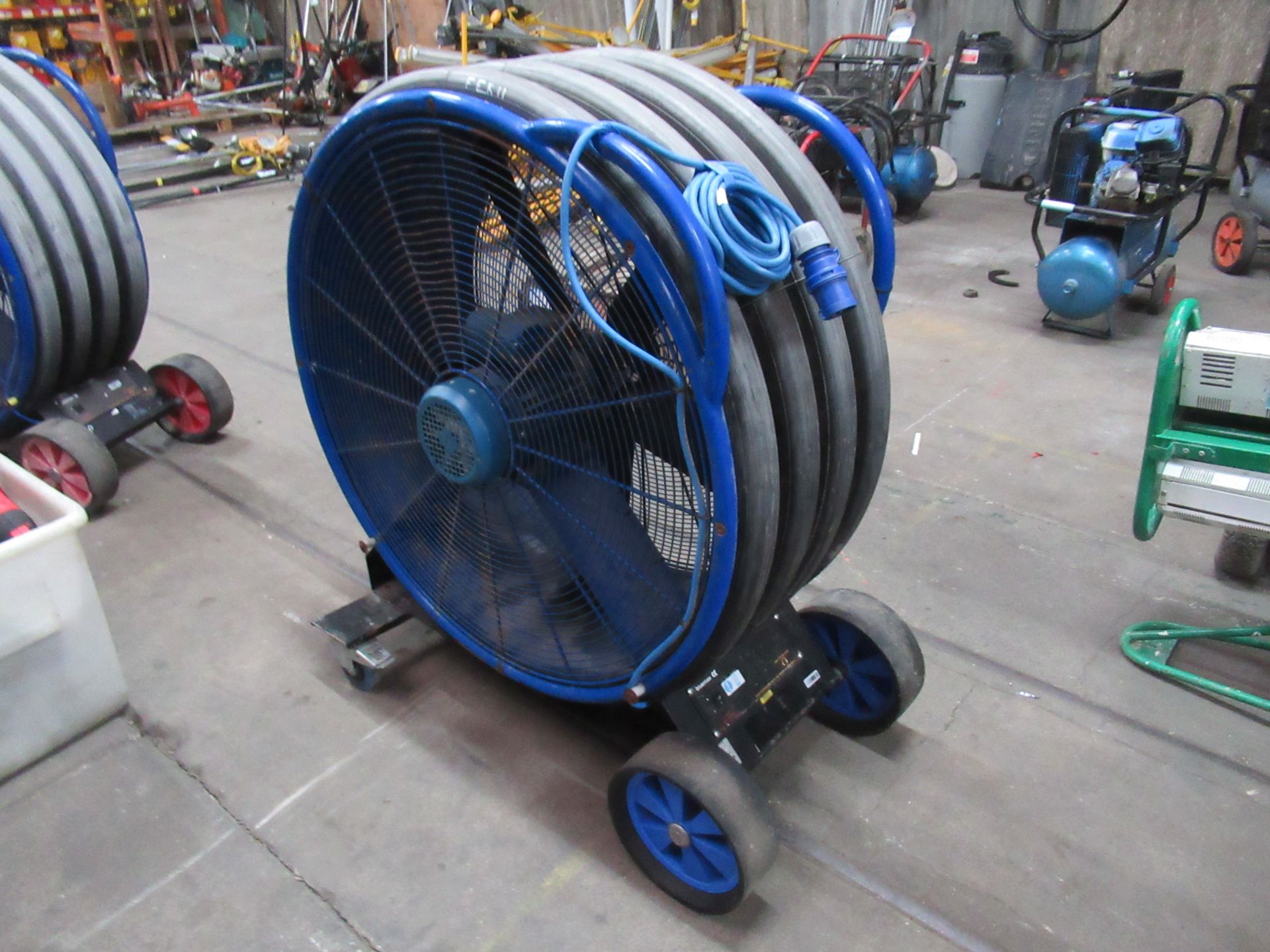 Blue Max 950 Floor Fan 240V