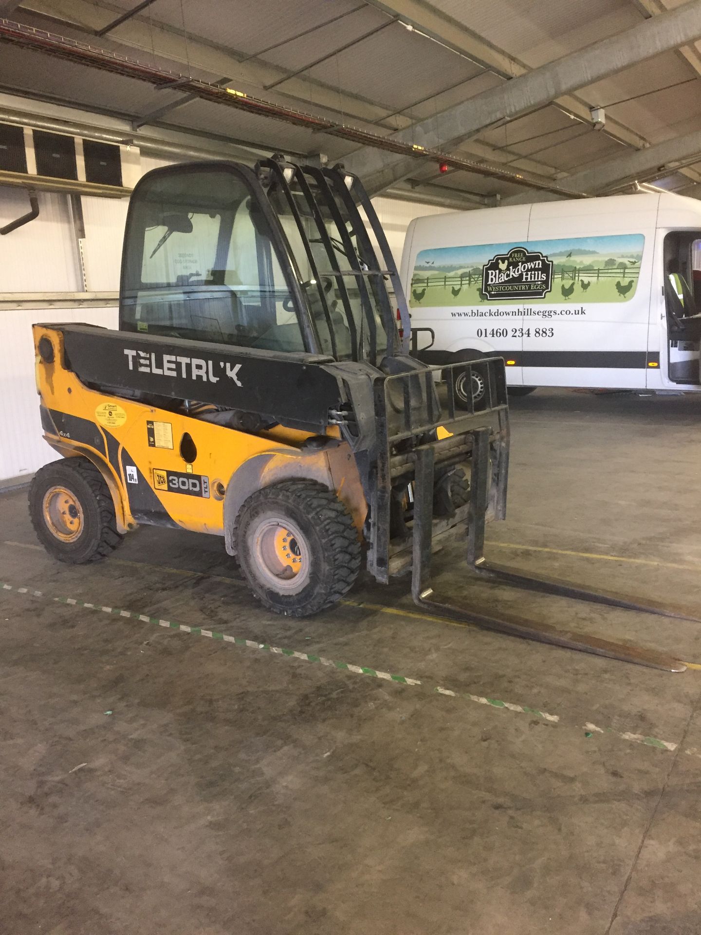 JCB Teletruk TLT 30D 4 x 4 telescopic fork lift truck, Serial No. 943984S (2009) Hours: 4,361 with - Image 2 of 7