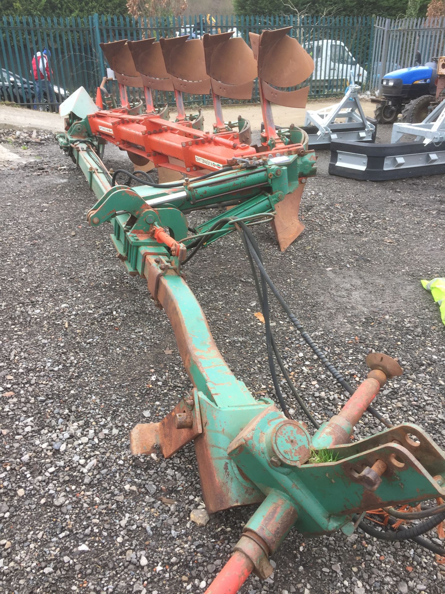 Kverneland PB100 5 furrow plough with semi mid auto reset, Serial No. 24637