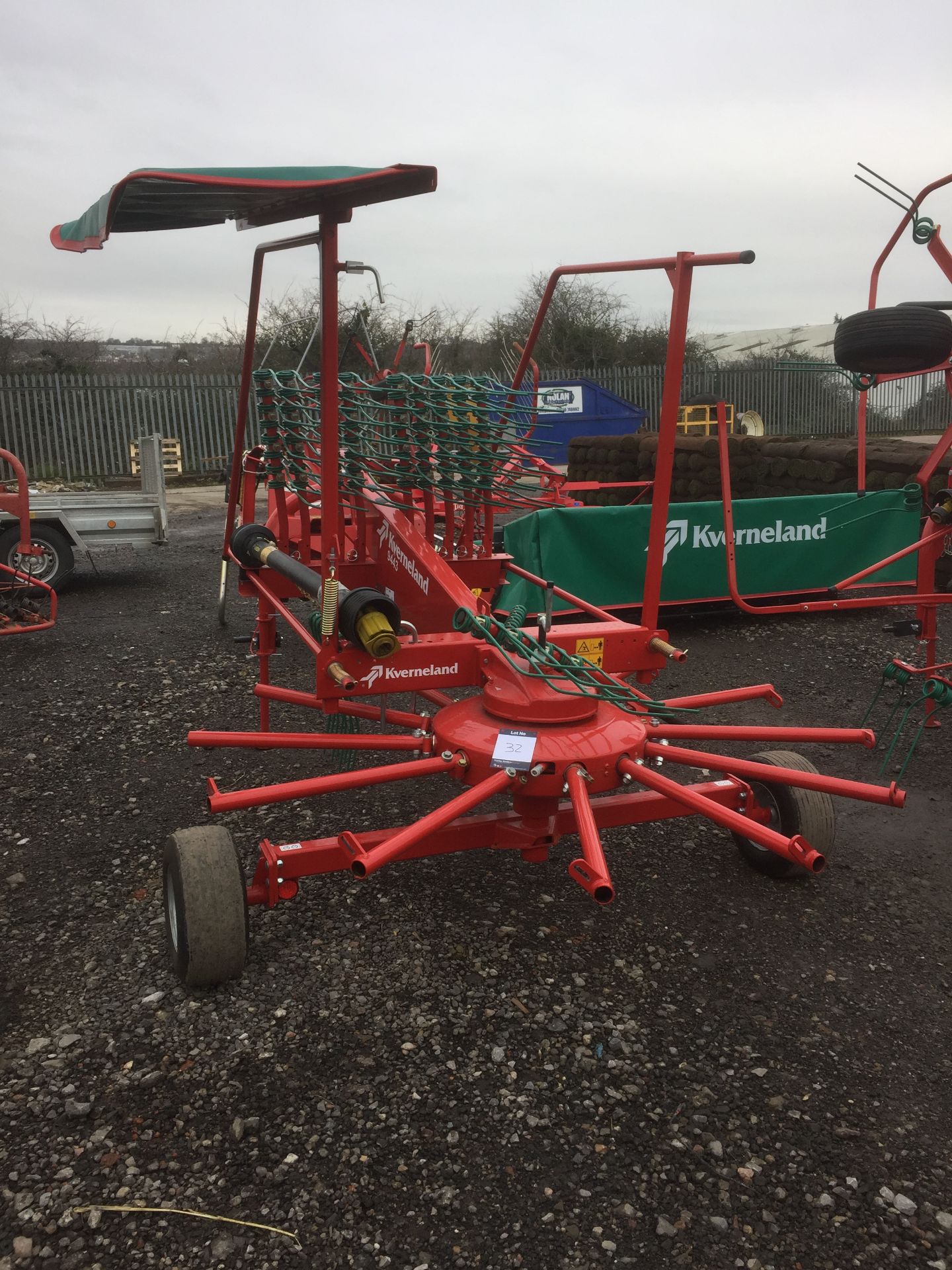 Kverneland 9443 single rotor hay rake (unused), Serial No. VF69594641 (2018)