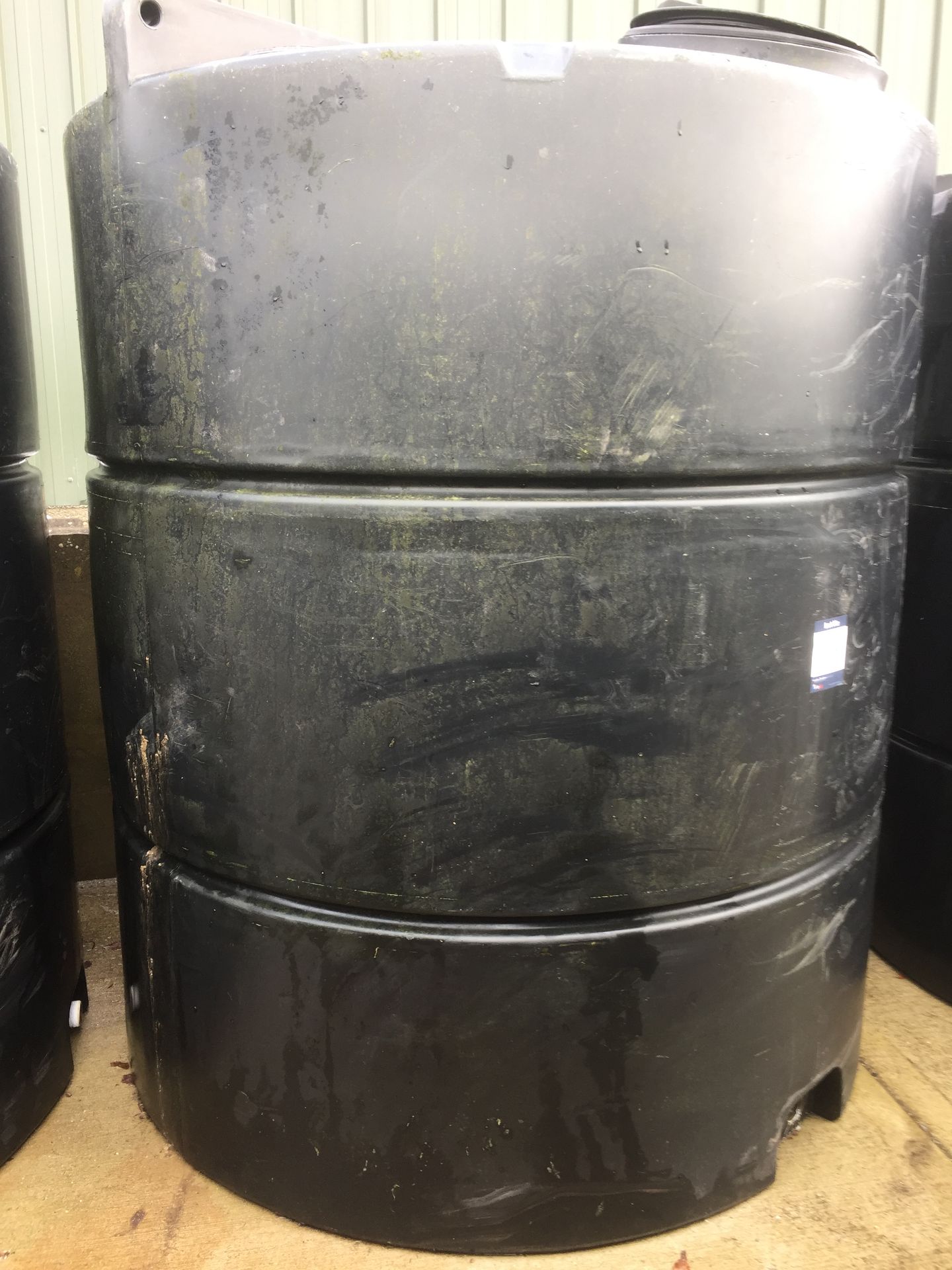 Rigid plastic c. 400 litre water tank (no valve)