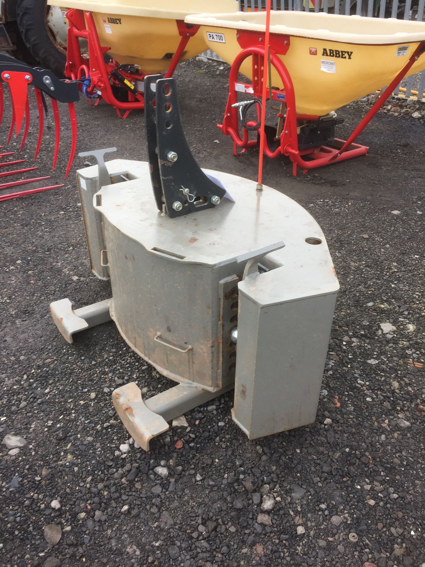 MX Multimass 1200kg front linkage weight (2017) - Image 2 of 4