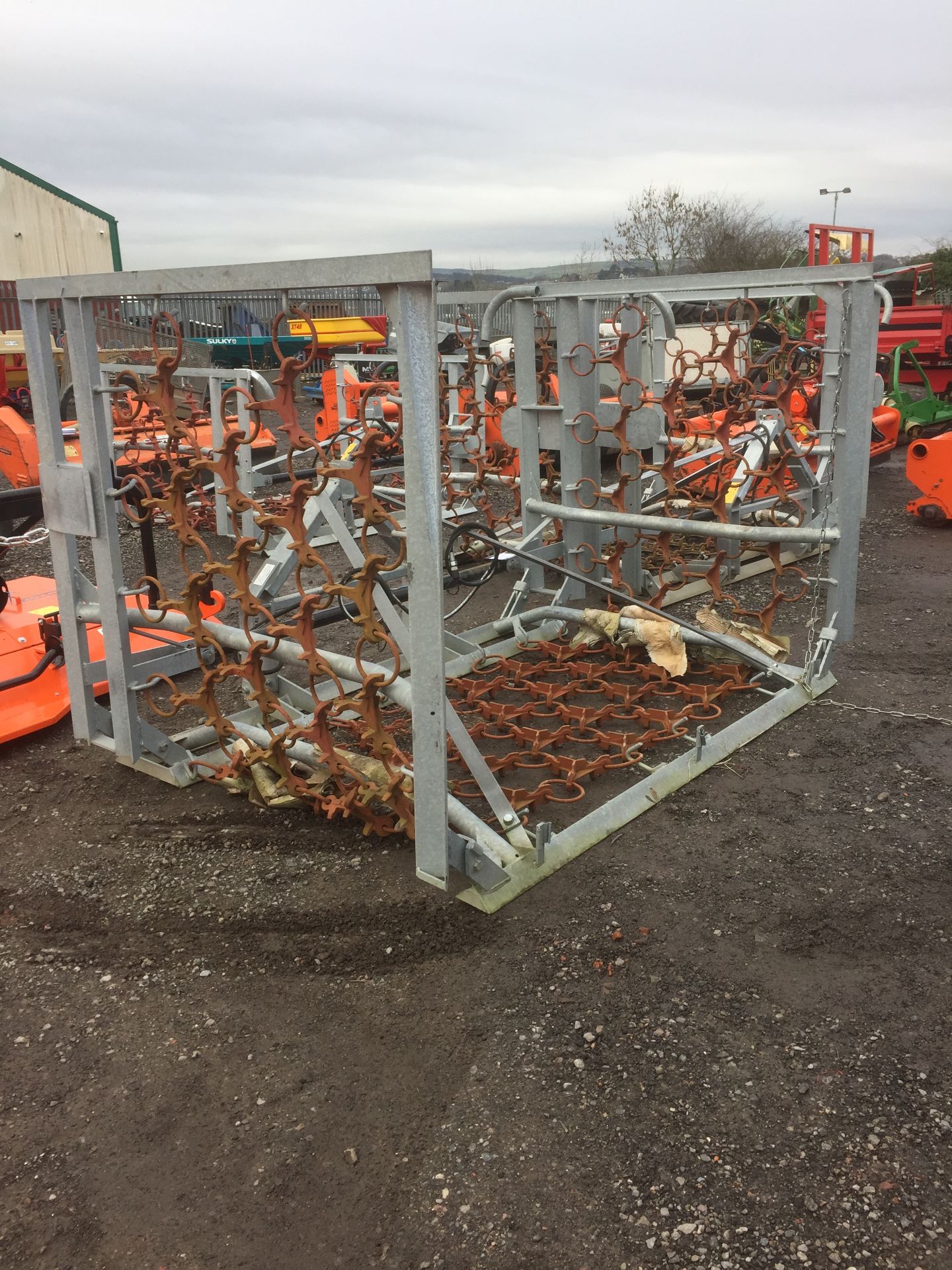 Jarmet 5m hydraulic folding galvanised chain harrow - Image 2 of 2