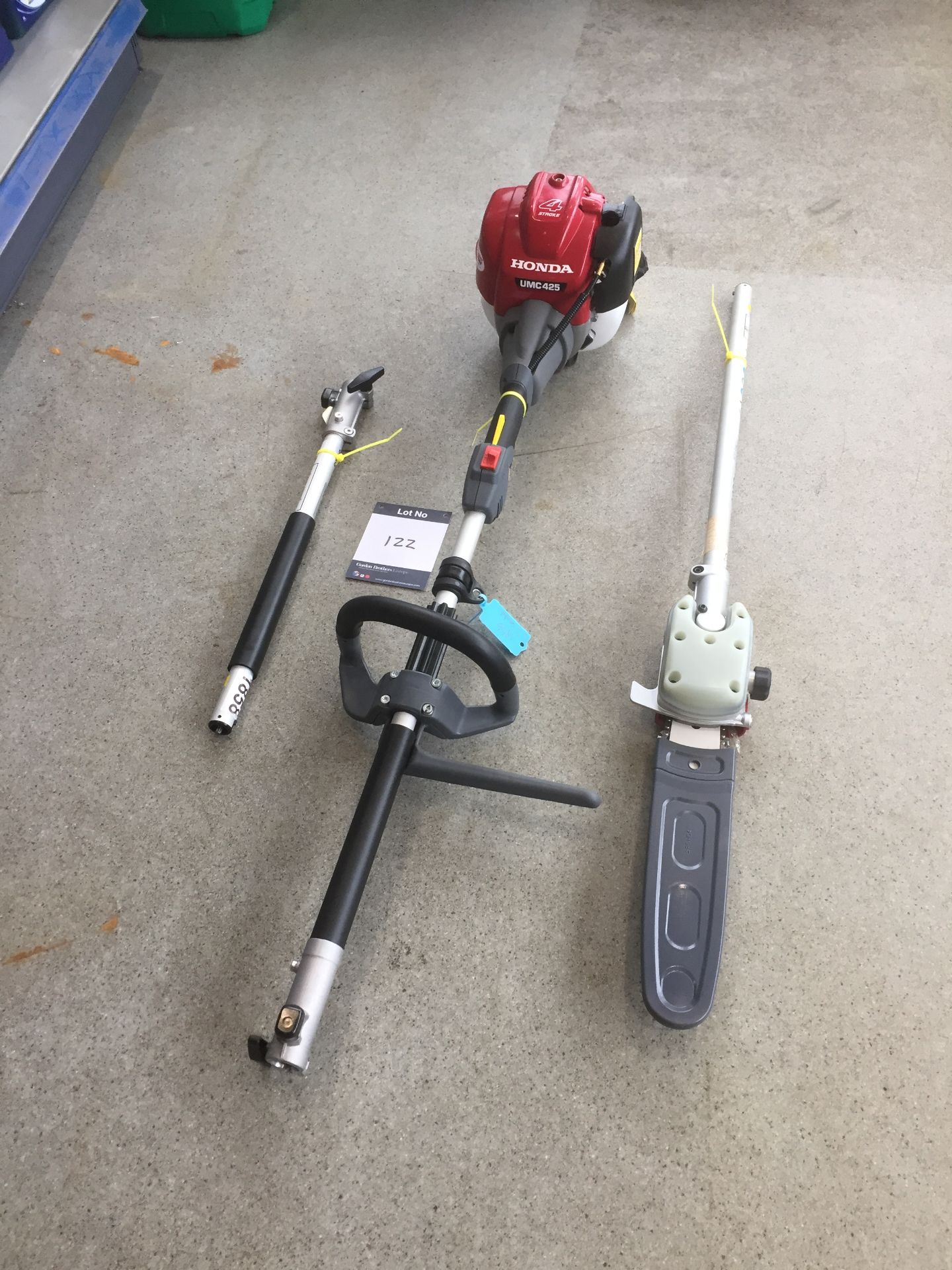 Honda UMC 425 petrol 2 section strimmer with hedge trimmer attachment (unused), (2015)