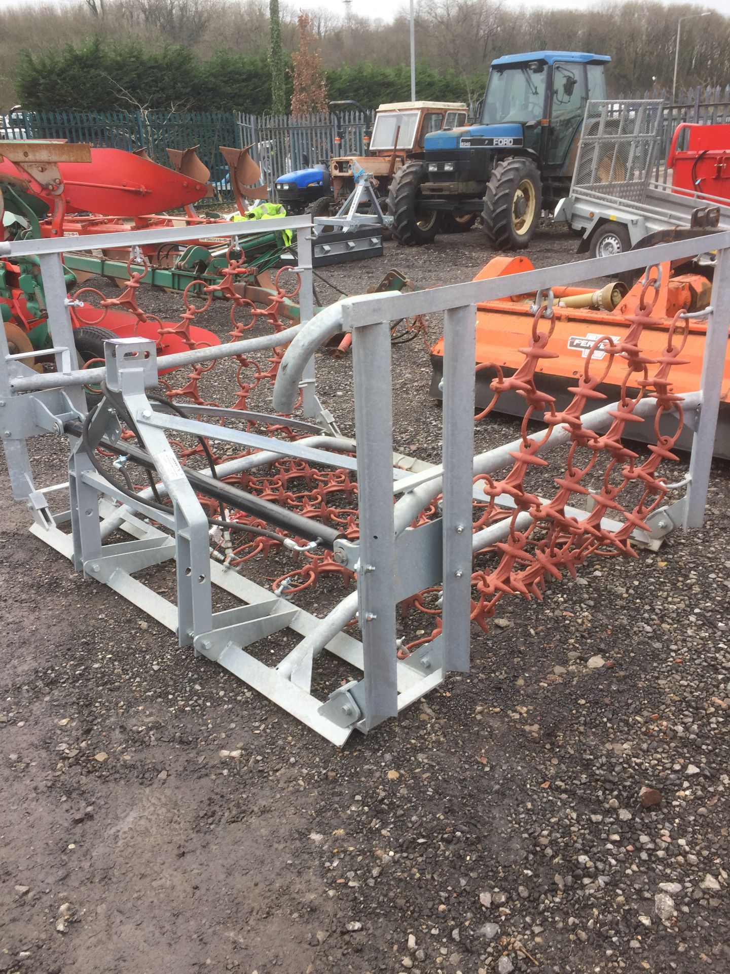 Jarmet 4MHYD chain harrow with shackle connection, reversible mat and hydraulic folding (unused) (