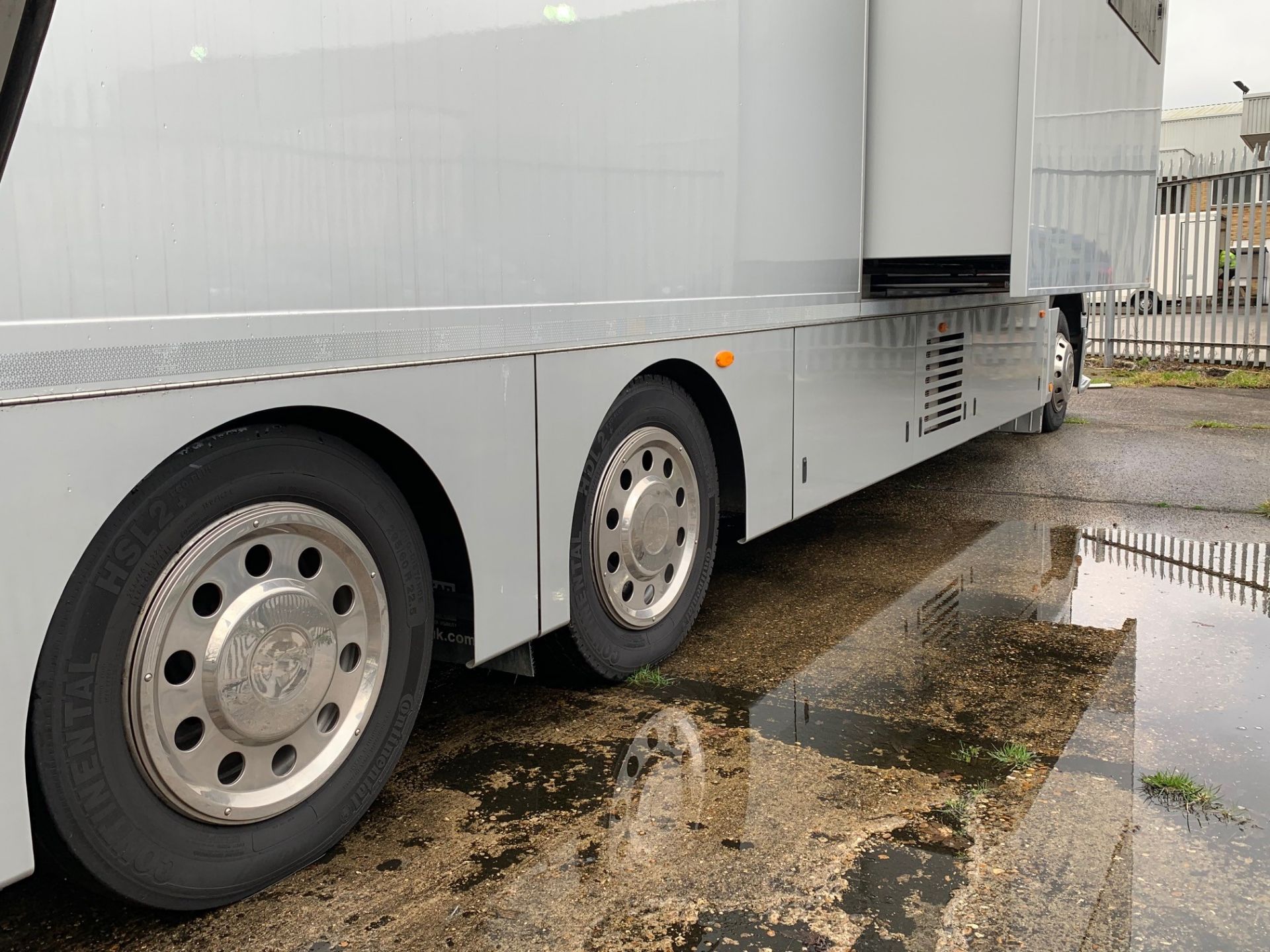 Mercedes Axor 1843 LS 6x2 Double Sleeper Cab Chassis fitted Conestoga Type CDS two car Race - Image 16 of 38