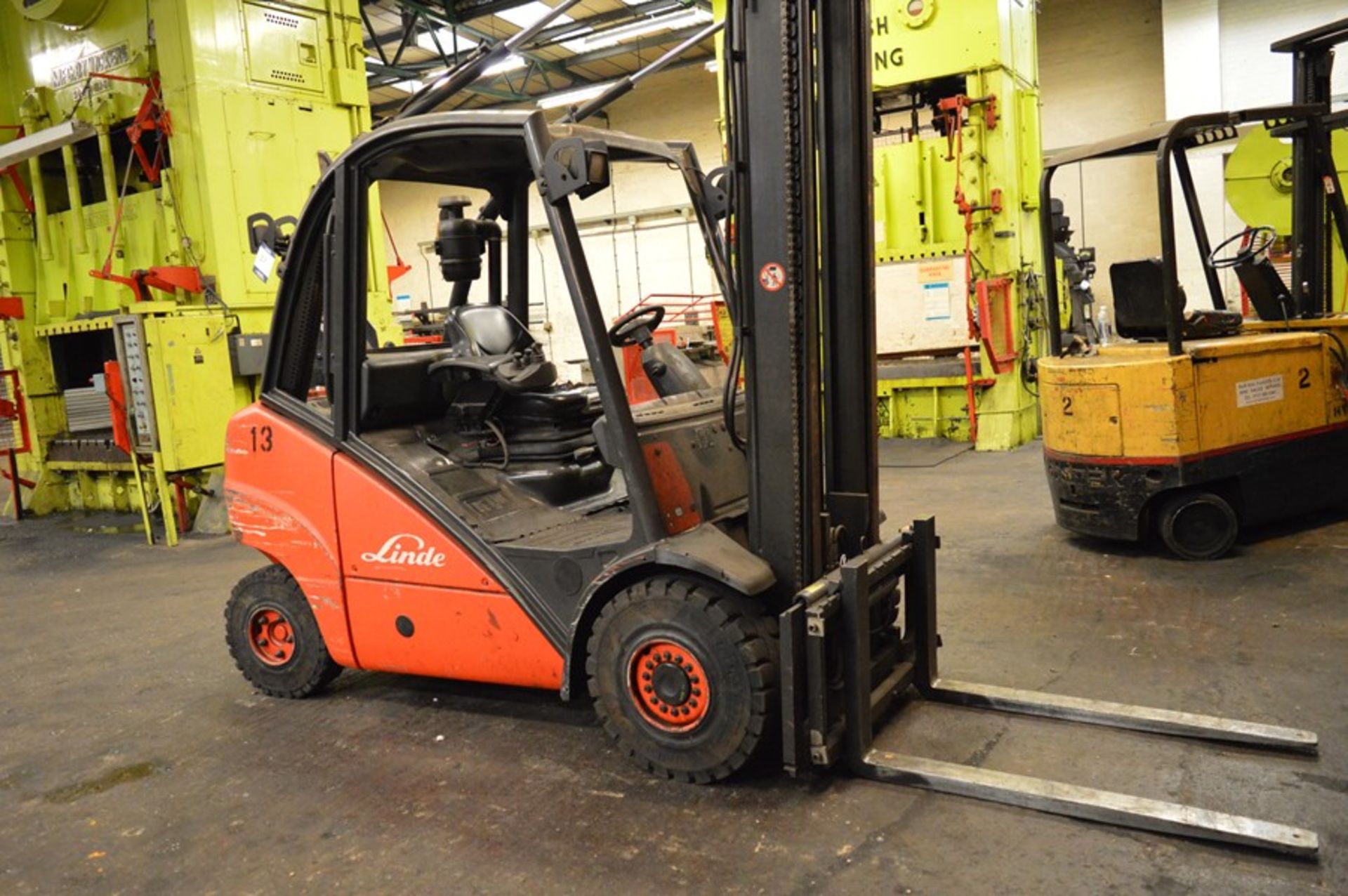 Linde, H35T LPG counterbalance forklift truck, Serial No. H2X393UO3860 (2007), Capacity: 3,500kg, - Image 2 of 8