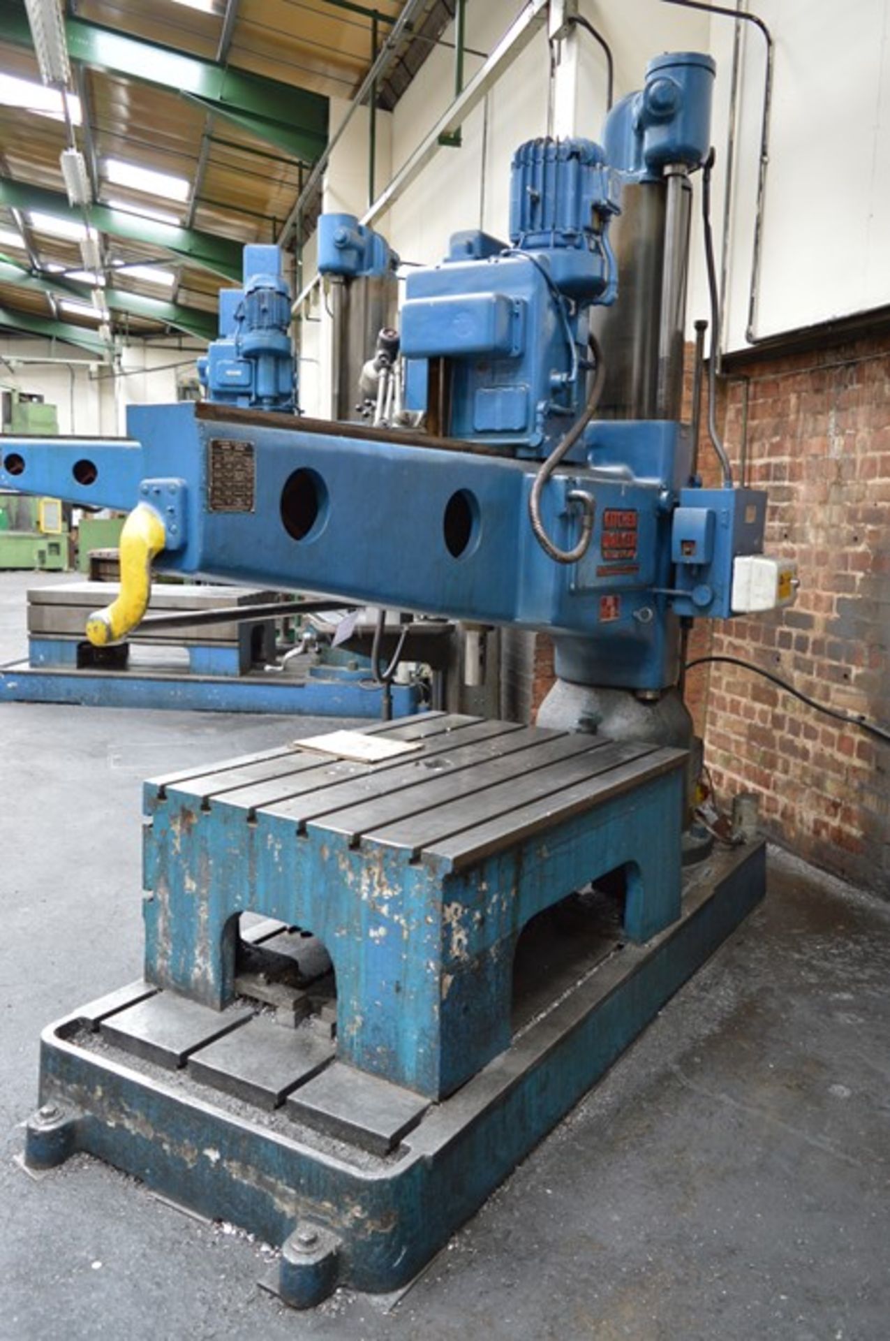 Kitchen & Walker, E3 radial arm drill, Serial No. 2737 (1977) bed size: 1.23m x 0.92m (Risk - Image 3 of 6