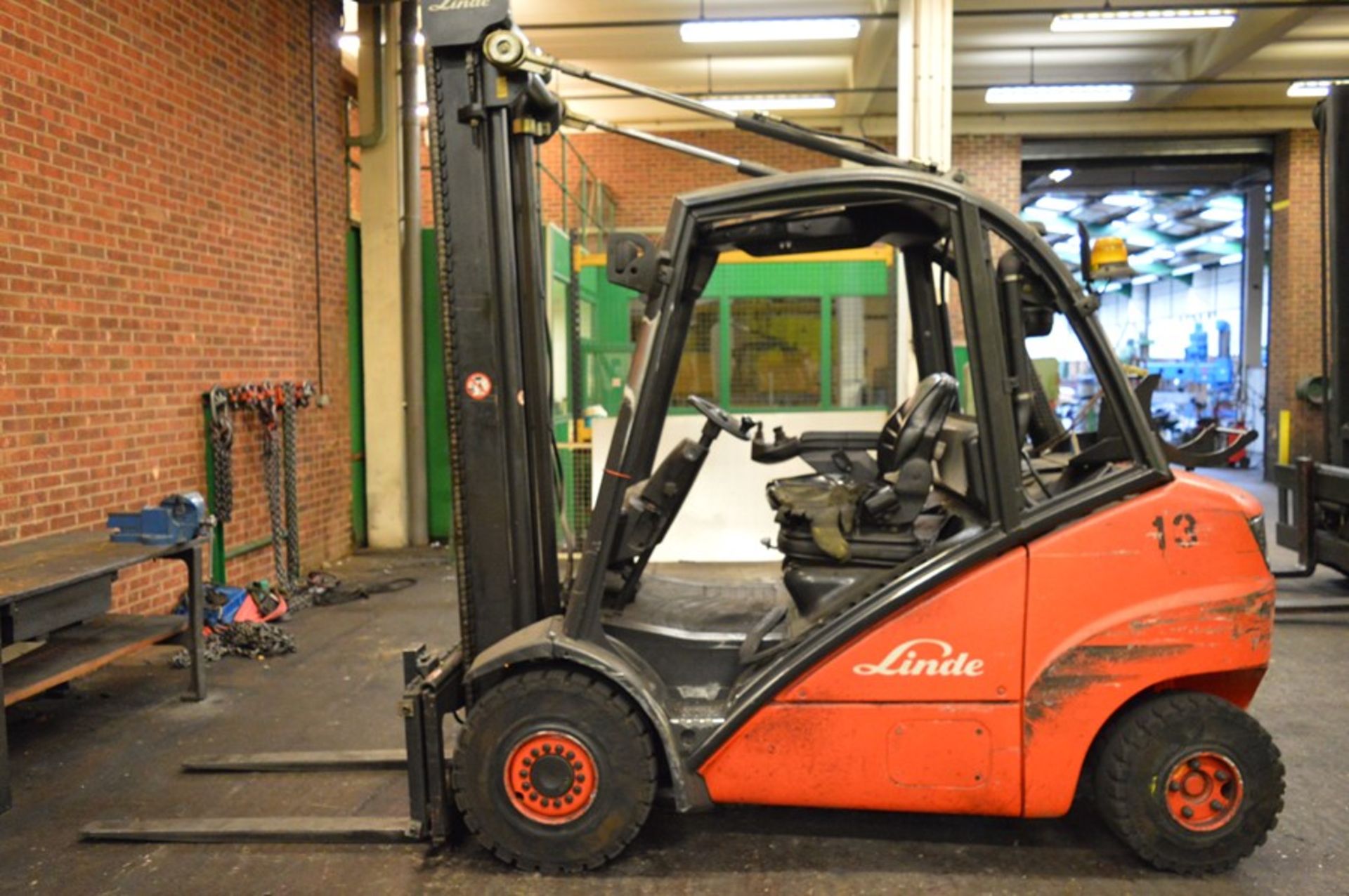 Linde, H35T LPG counterbalance forklift truck, Serial No. H2X393UO3860 (2007), Capacity: 3,500kg,