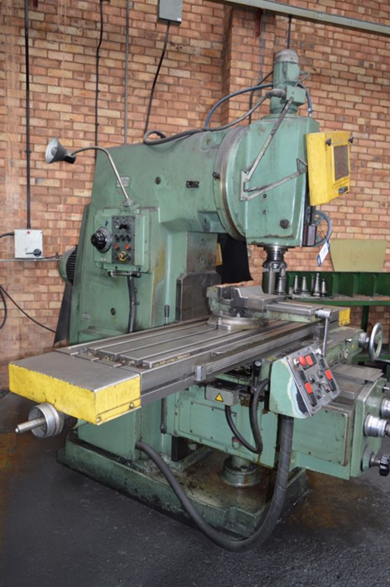 Stanko, 6T13 vertical knee type milling machine, Serial No. 22, heavy duty swivel base milling - Image 3 of 8