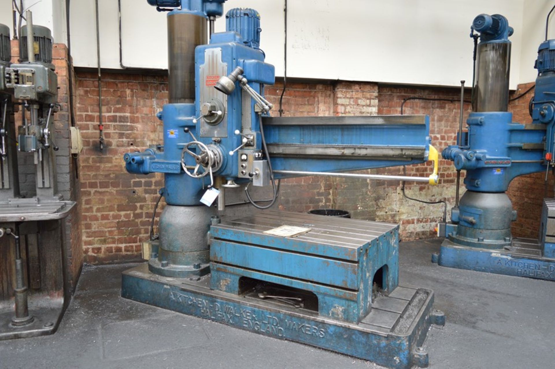Kitchen & Walker, E3 radial arm drill, Serial No. 2737 (1977) bed size: 1.23m x 0.92m (Risk
