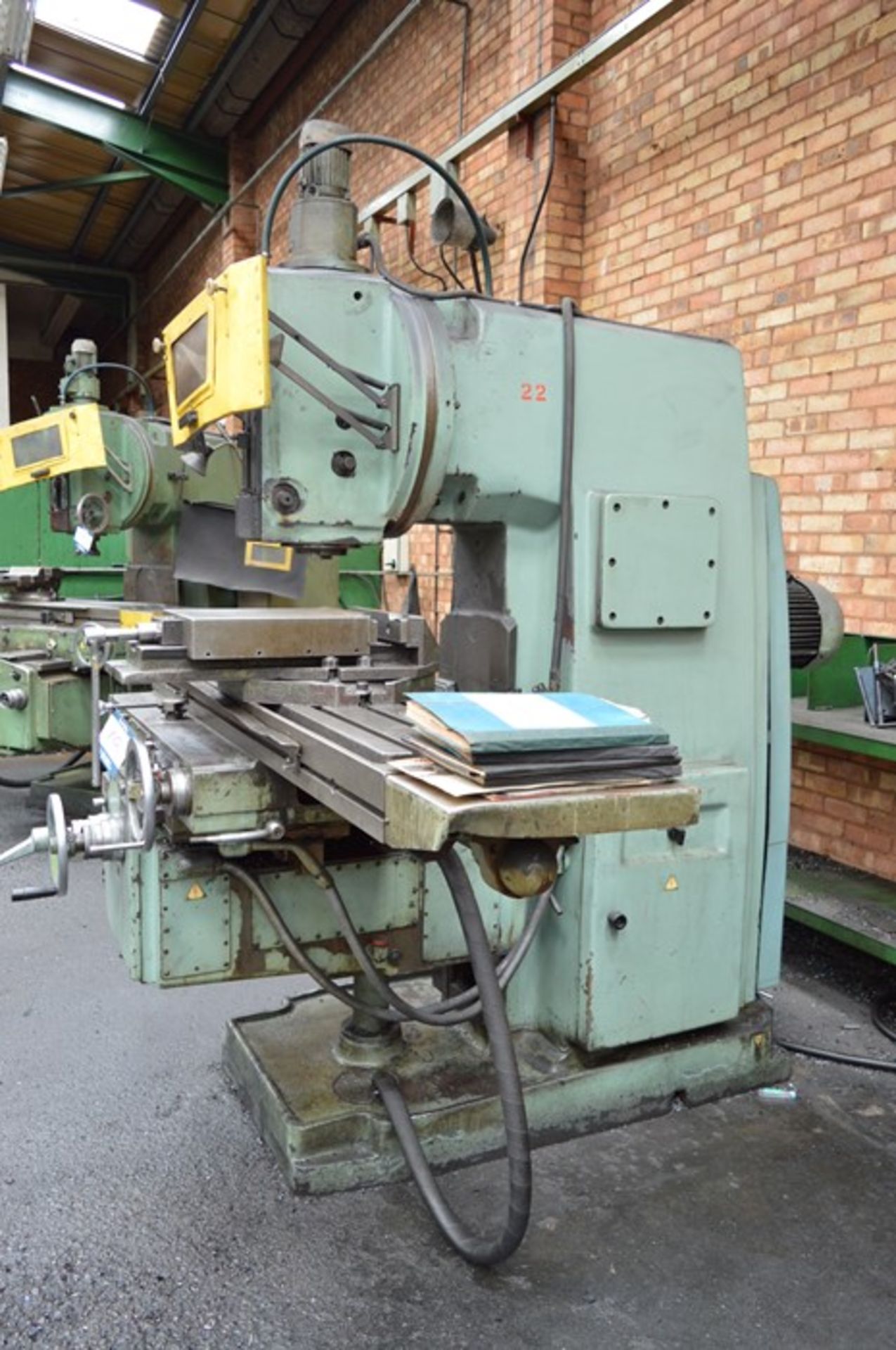 Stanko, 6P13 vertical milling machine, Serial No. 36, heavy duty machine vice, tooling, working - Image 2 of 6