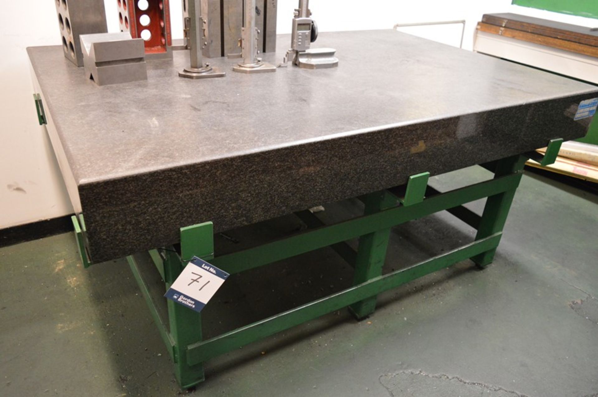 Diabase, Grade 1 granite inspection table (1987) (contents not included) Size: 1.84m x 1.22m