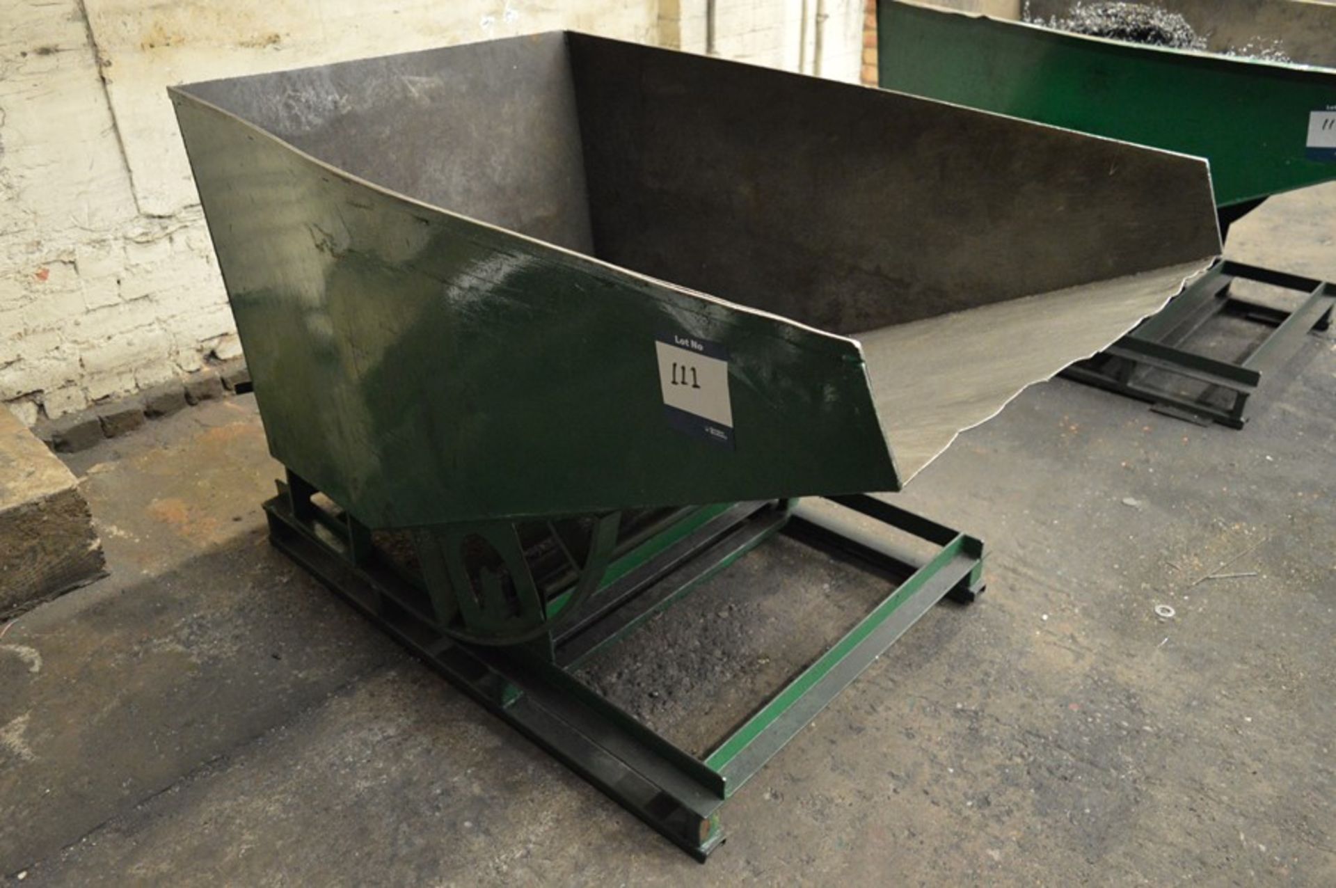 Steel static tipping skip, 0.97m x 1.5m