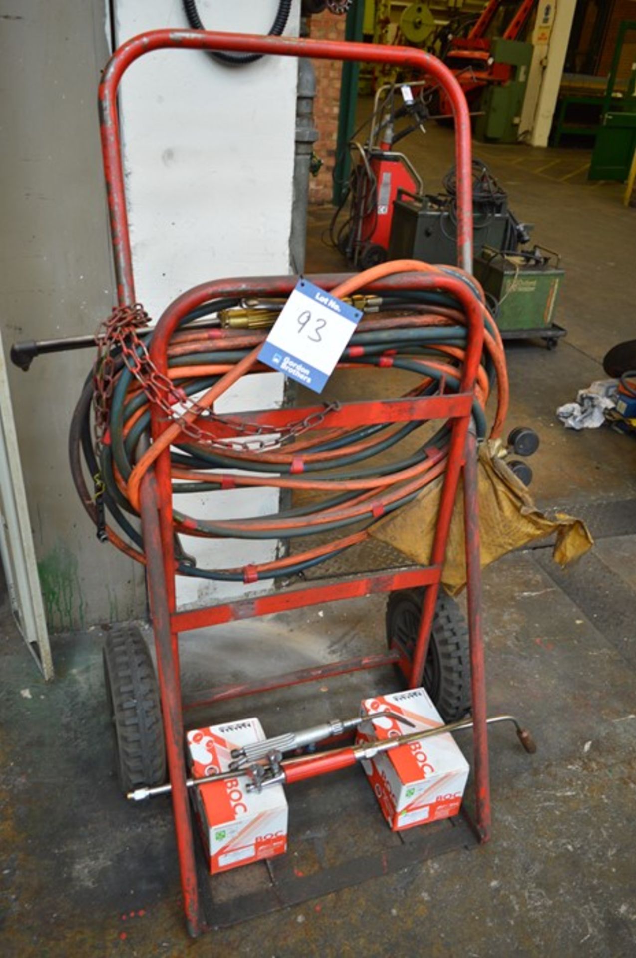 Mobile oxyacetylene bottle trolley