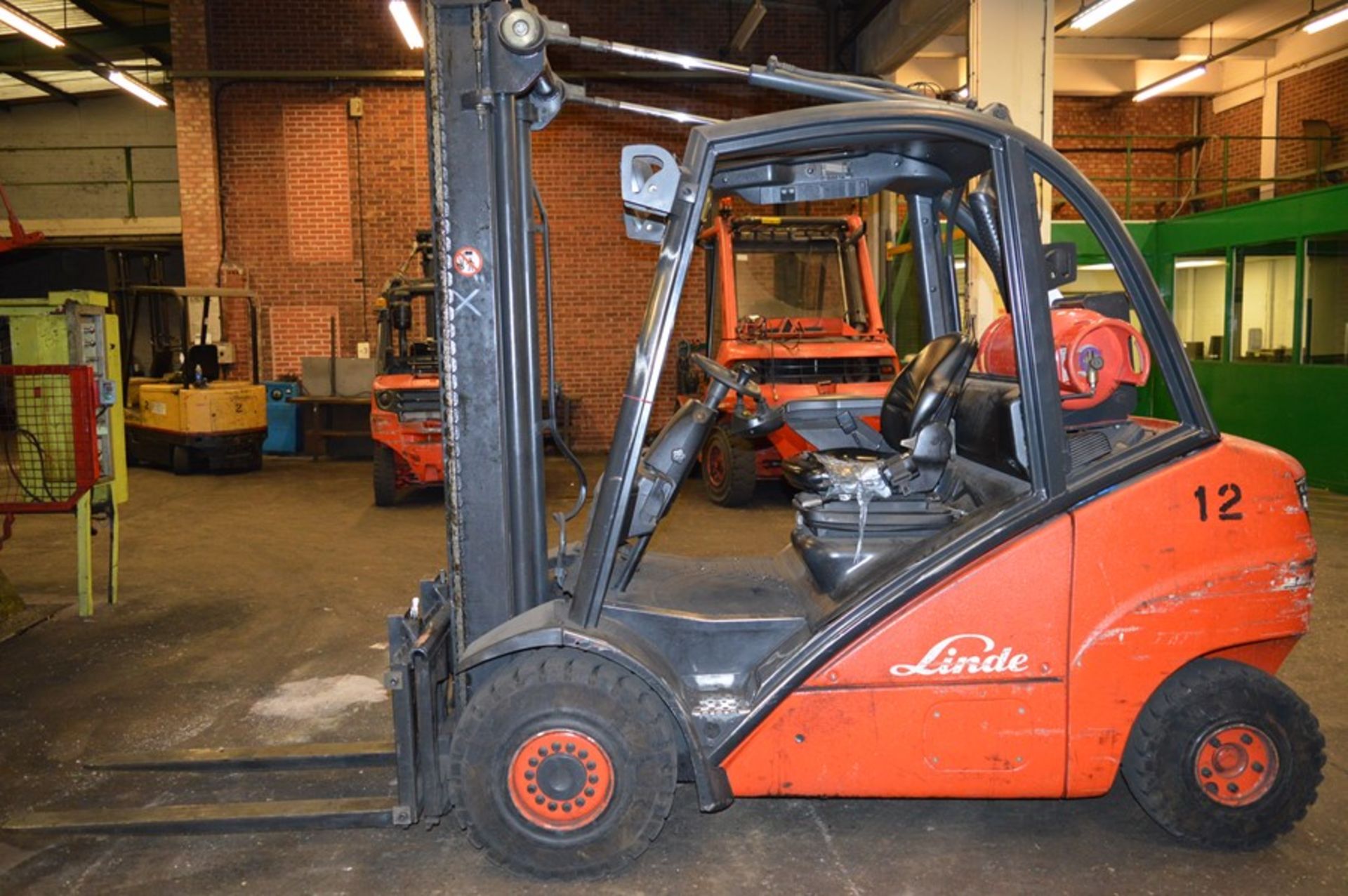 Linde, H35T LPG counterbalance forklift truck, Serial No. H2X393505725 (2005), capacity: 3,500kg, - Image 2 of 8