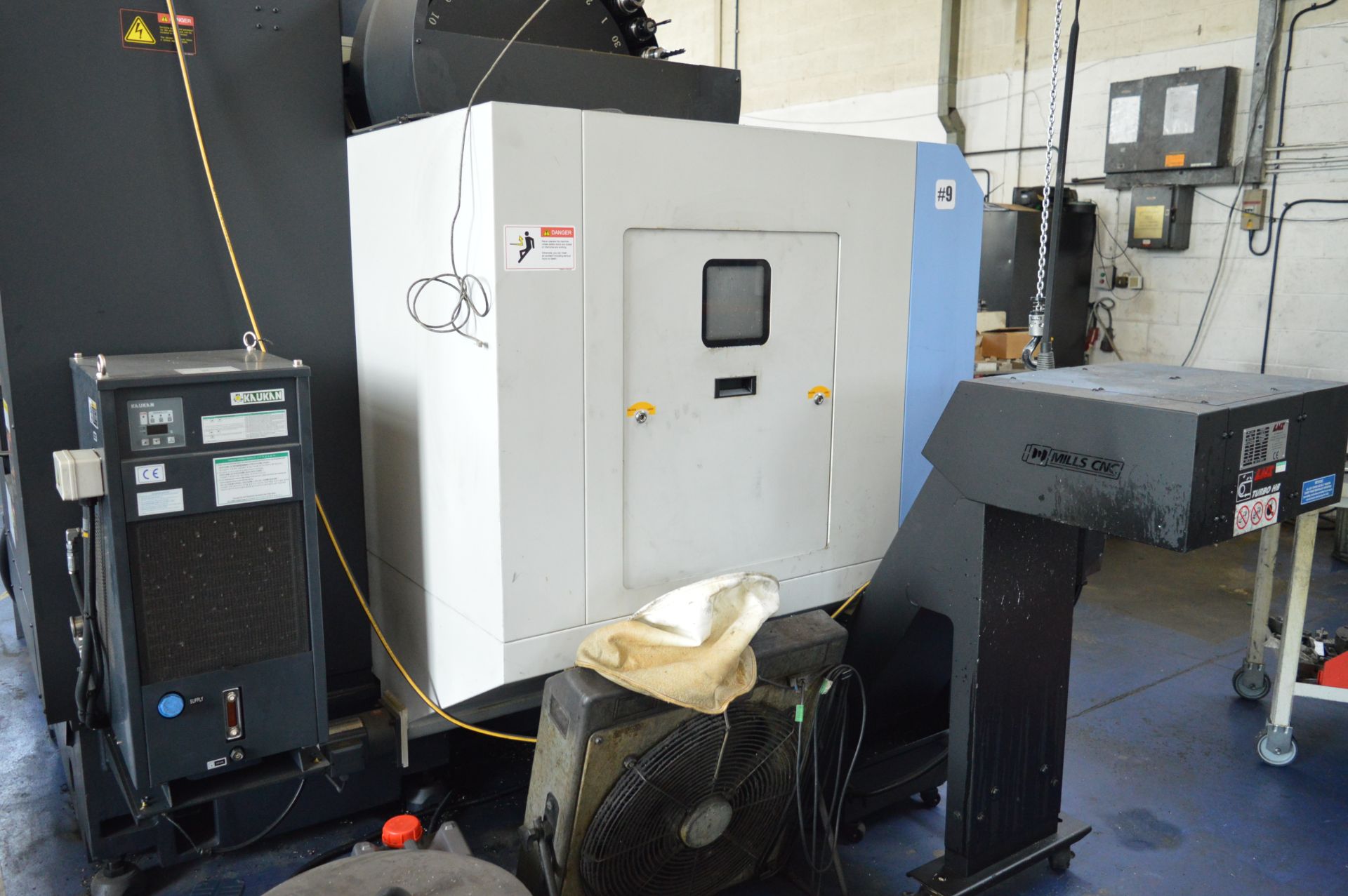 Doosan, DNM 500 II, CNC vertical machining centre, Serial No. MV0010-003030 (2015) 30-head auto tool - Image 4 of 15